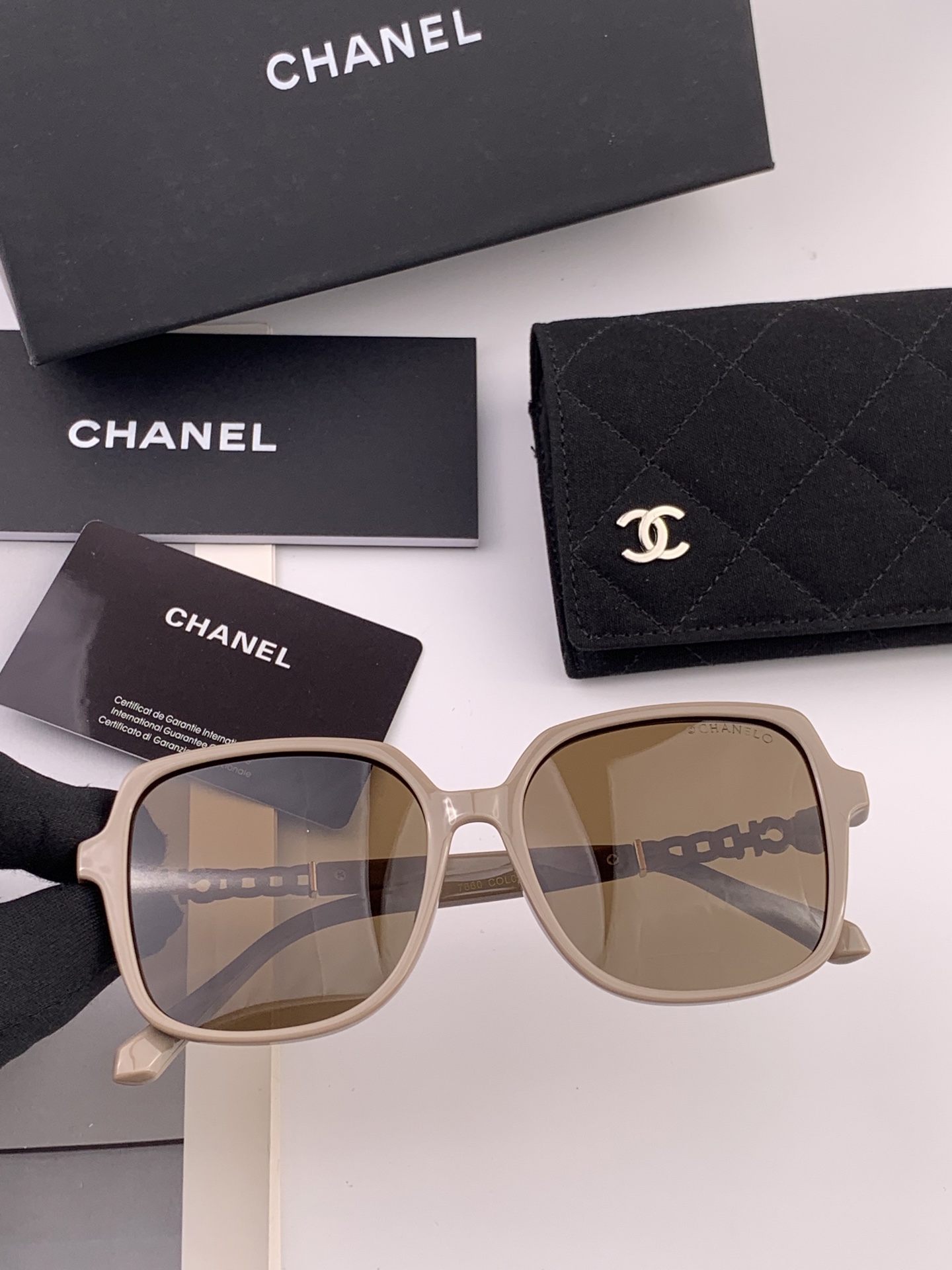 【CHANEL】香奈儿 新款潮流爆款 时尚方框太阳镜 佩戴舒适 网红潮款墨镜  女士高清加厚偏光太阳镜🕶