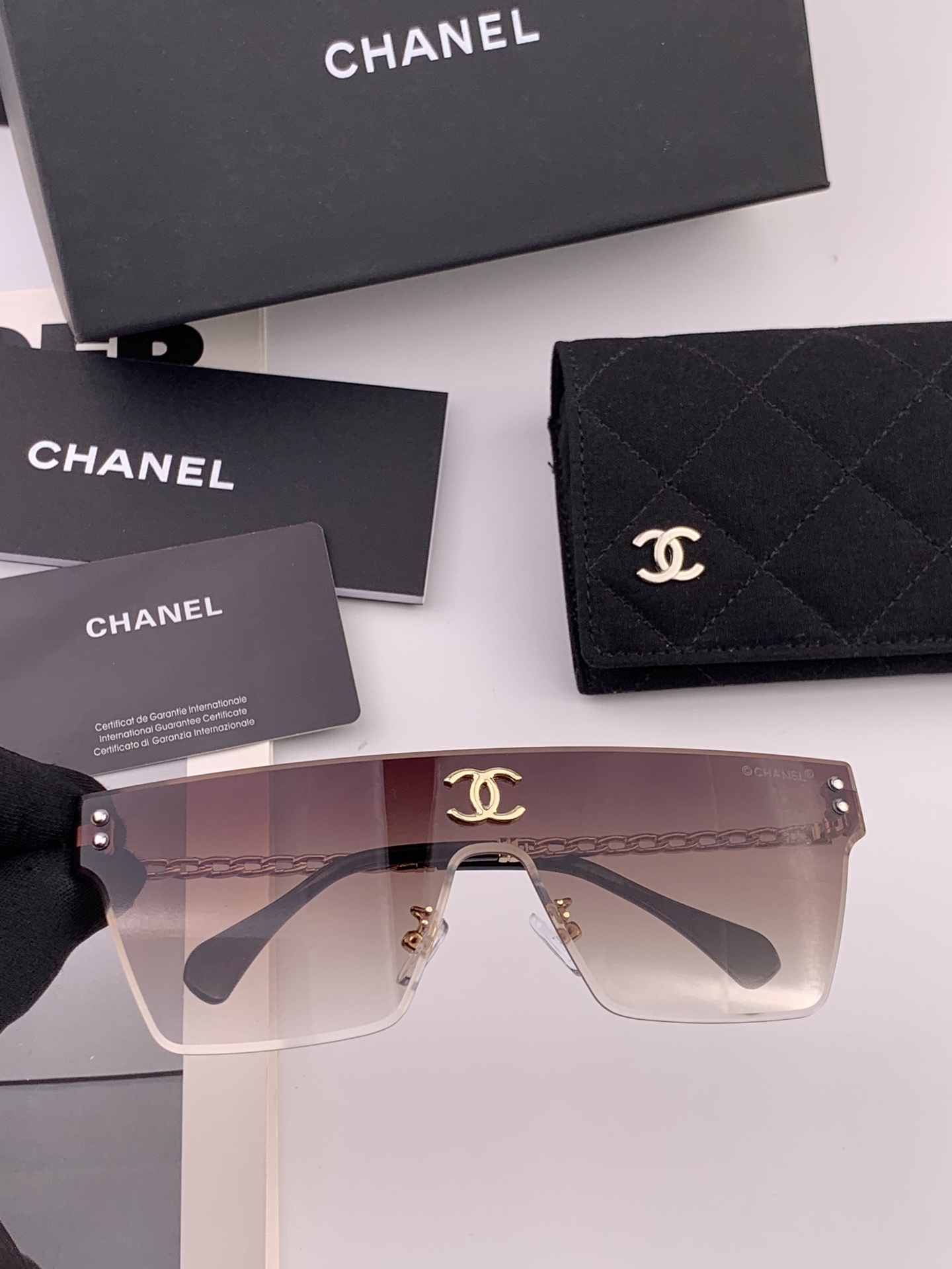 【CHANEL】香奈儿 新款潮流爆款 时尚大框太阳镜 佩戴舒适 网红潮款墨镜  女士高清太阳镜🕶️ 🎉高