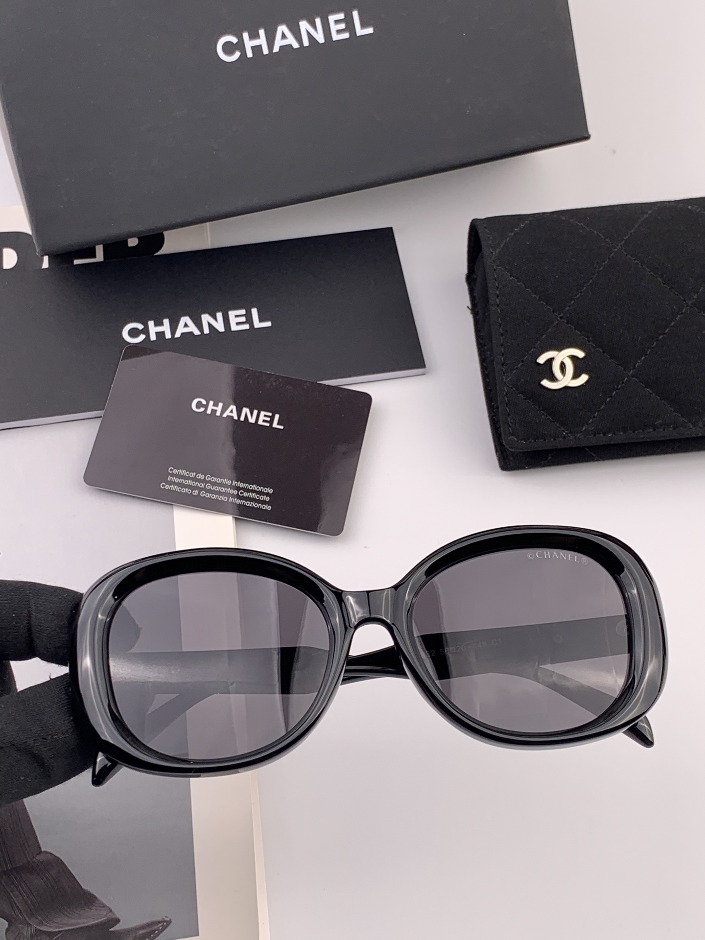 【CHANEL】香奈儿 新款潮流爆款 时尚方框太阳镜 佩戴舒适 网红潮款墨镜  女士高清加厚偏光太阳镜🕶