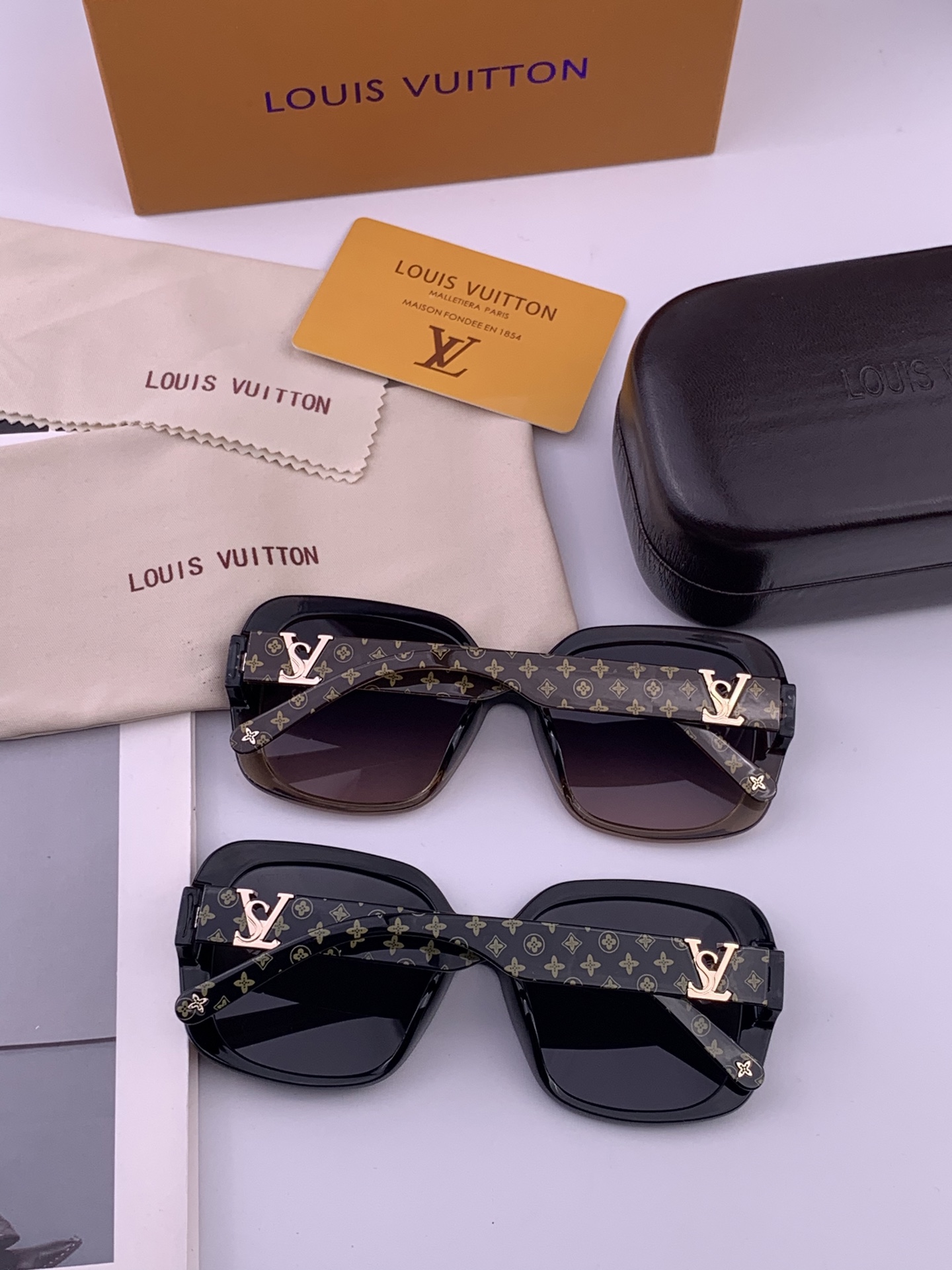 LV 🔥  高品质男女款墨镜   👍 进口宝丽来偏光镜片  🔥蛤蟆镜 开车钓鱼都可 🔥百搭显瘦墨镜韩版男
