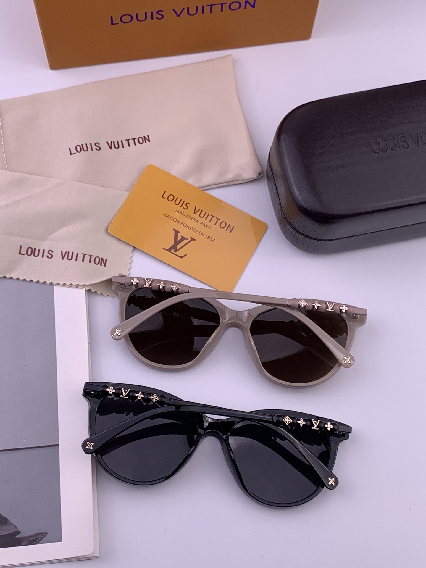 LV 🔥  高品质男女款墨镜   👍 进口宝丽来偏光镜片  🔥蛤蟆镜 开车钓鱼都可 🔥百搭显瘦墨镜韩版男