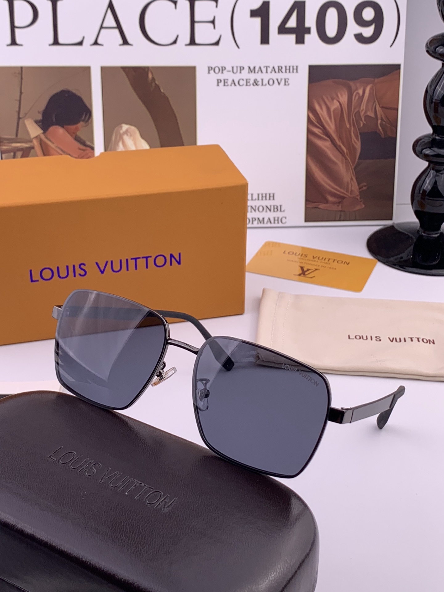 LV 男款炫彩飞行员偏光太阳镜 ❤️材质：高清尼龙加厚卡槽高清偏光镜片 🌹无边框镜架💕颜👍型号：L525