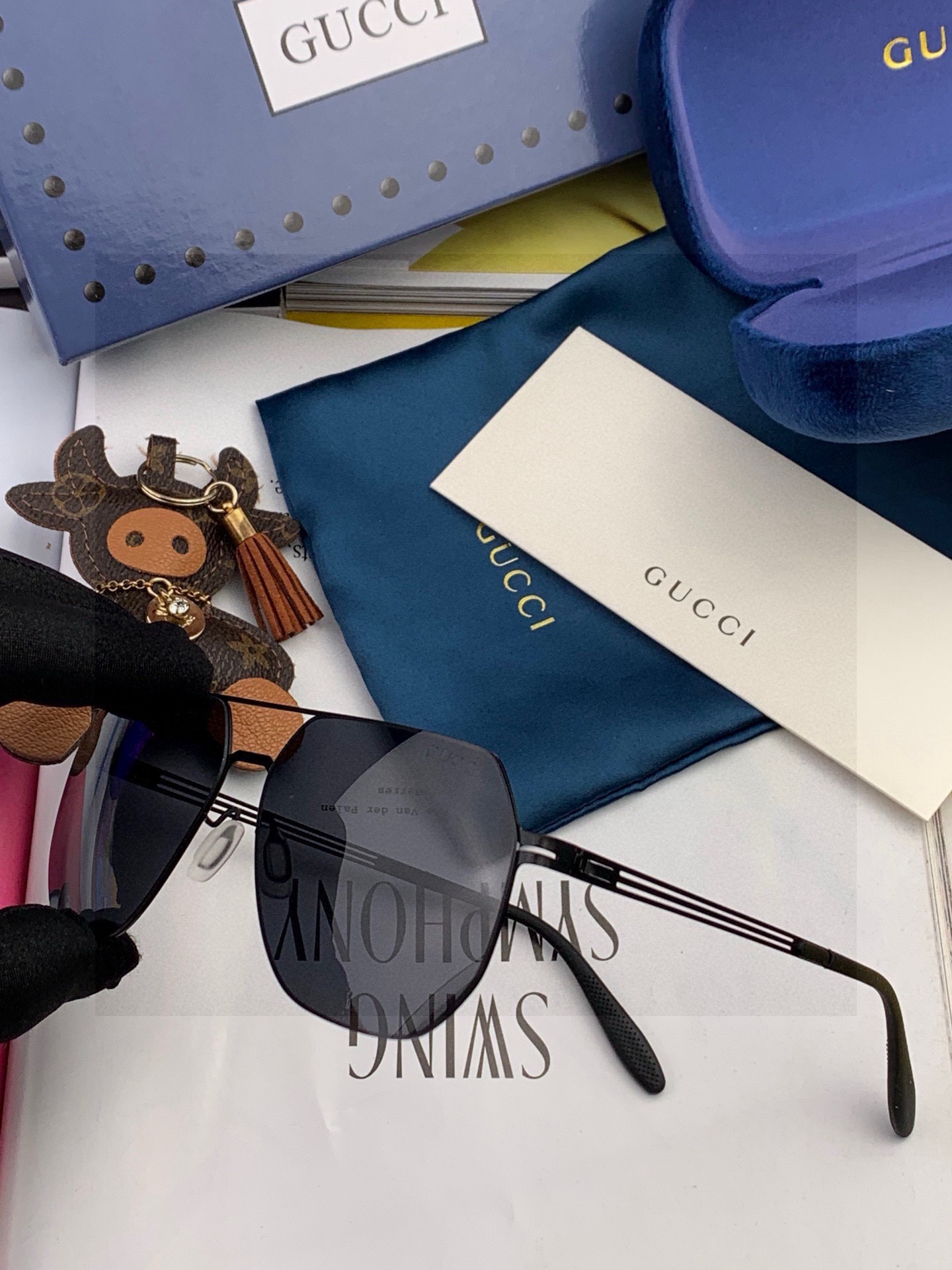 ♦️ GUCCI 新款男女情侣款太阳镜多边形墨镜iP电镀永不褪色 超轻超有弹性整幅眼镜无螺丝重要的是压不