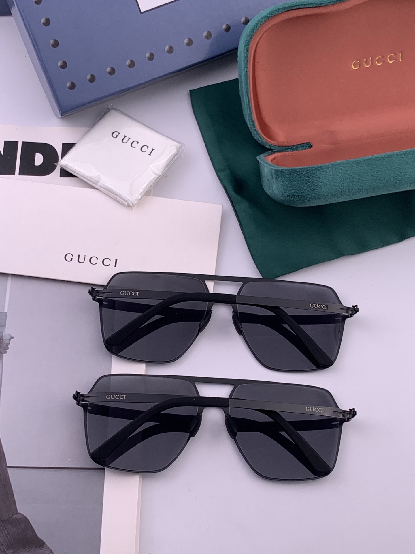 ♦️ GUCCI 新款男女情侣款太阳镜iP电镀永不褪色 超轻超有弹性整幅眼镜无螺丝重要的是压不坏 高清尼