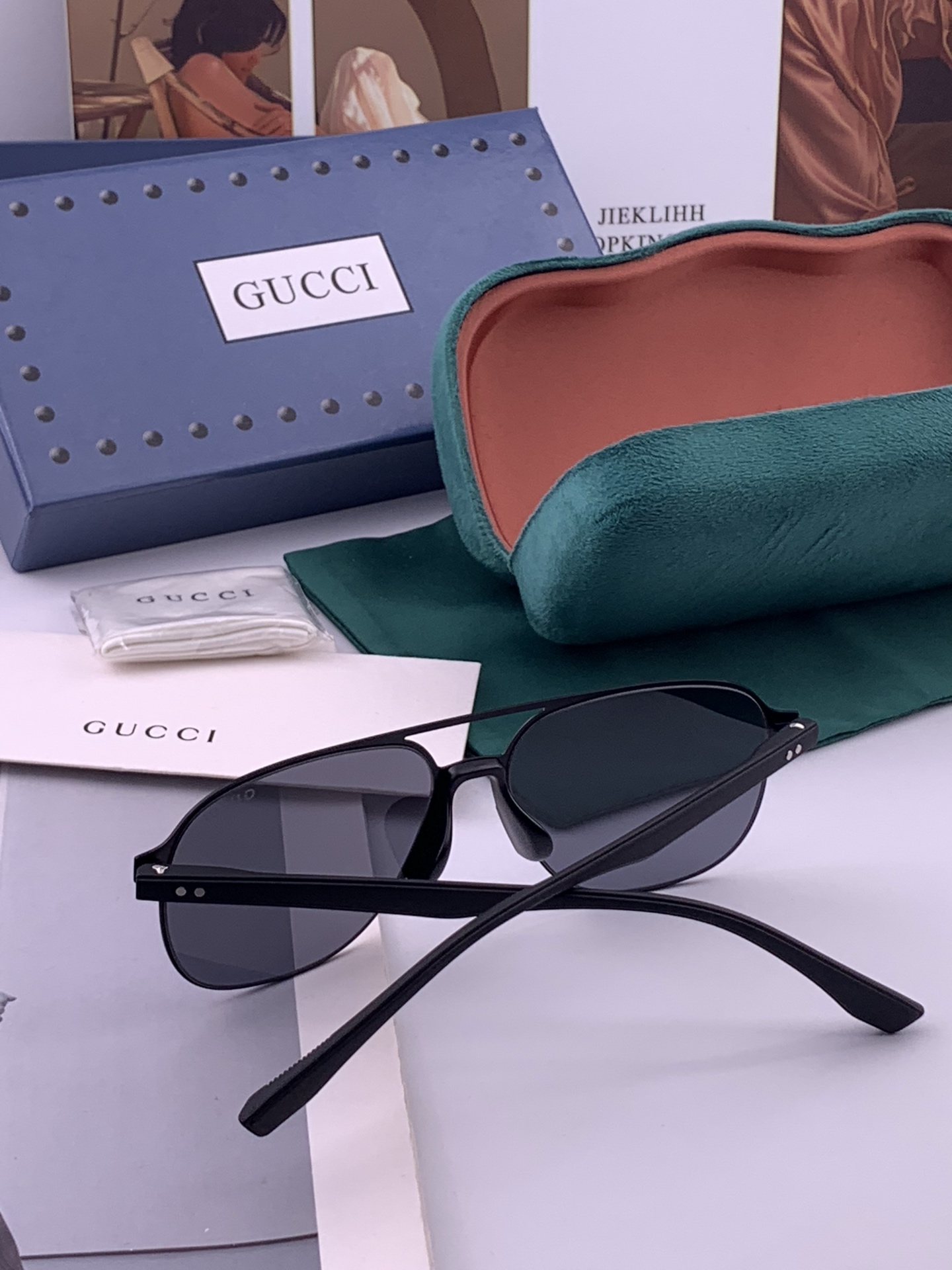 GUCCI 男款炫彩飞行员偏光太阳镜 ❤️材质：高清尼龙加厚卡槽高清偏光镜片 🌹无边框镜架💕颜👍型号：G