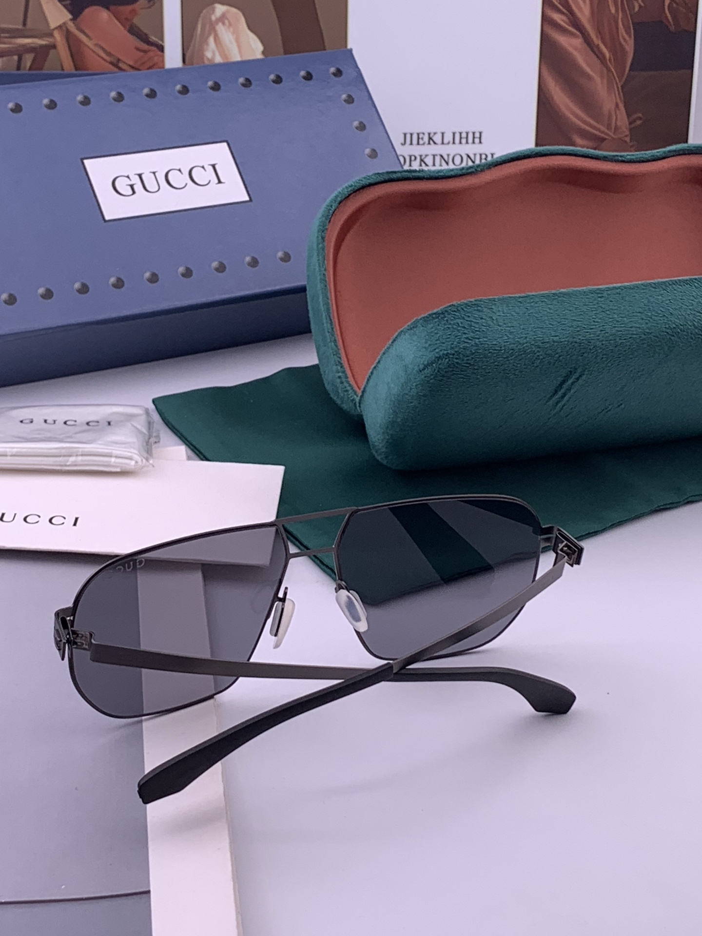 Gucci 春夏新款超轻无螺丝压不坏系列情侣款太阳镜高清尼龙镜片🦅完美品质，适合各种脸型，经典太阳镜亮相
