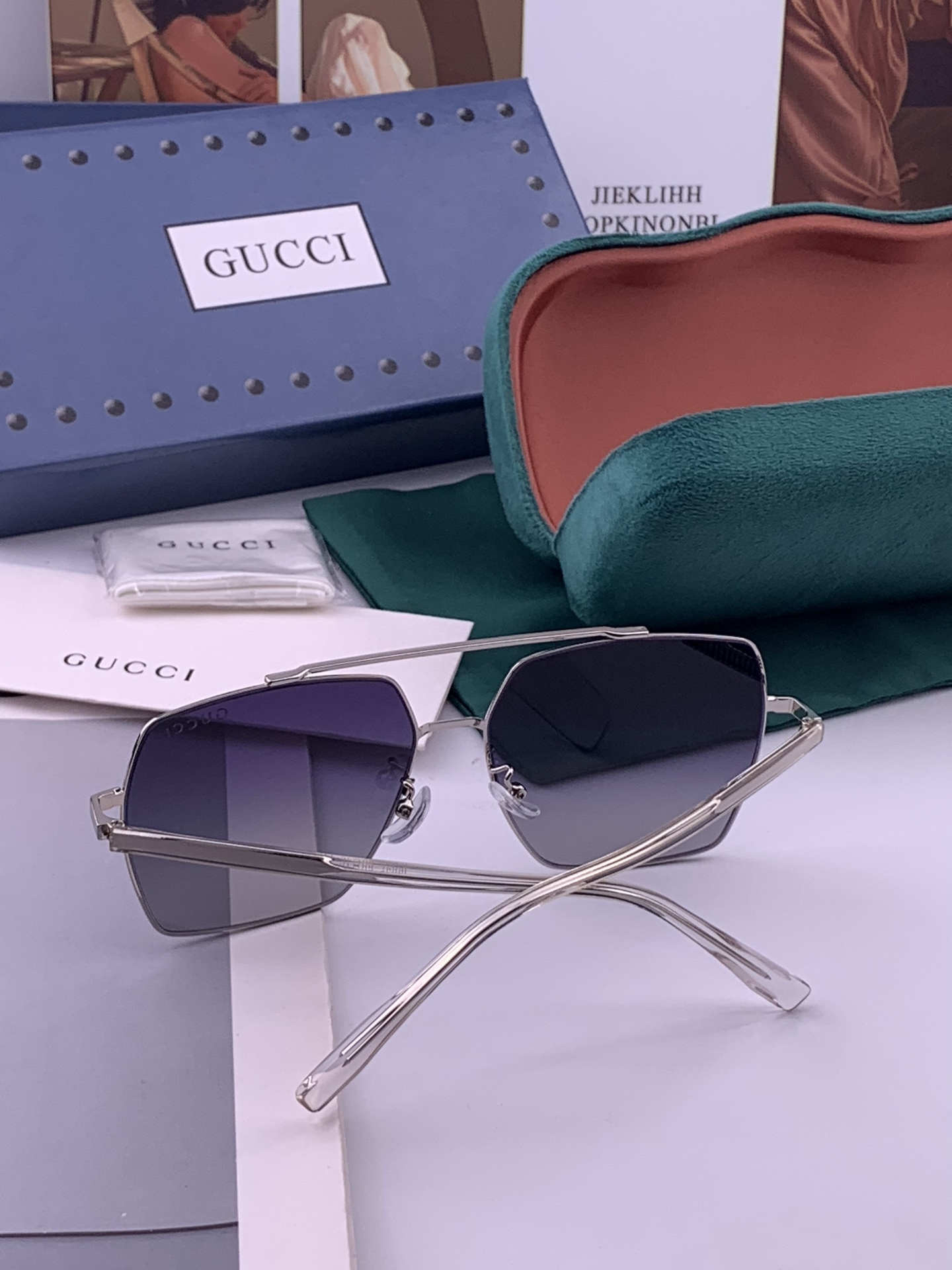 Gucci 男款炫彩飞行员偏光太阳镜 ❤️材质：高清尼龙加厚卡槽高清偏光镜片 🌹无边框镜架💕颜👍型号：G