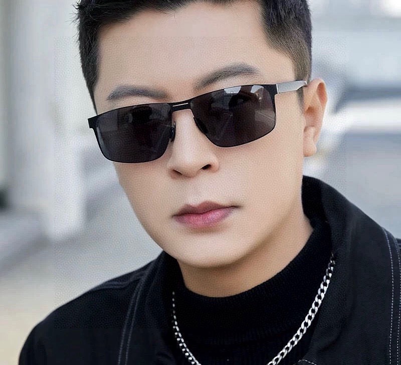 GUCCI 男款炫彩飞行员偏光太阳镜 ❤️材质：高清尼龙加厚卡槽高清偏光镜片 🌹无边框镜架💕颜👍型号：G