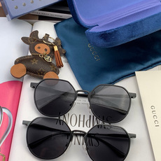 GUCCI-新款情侣款偏光太阳镜、完美品质,独特设计 高品质 高档哑色男仕太阳镜铝镁材质的镜架超轻还防 GUCCI-新款情侣款偏光太阳镜、完美品质,独特设计 高品质 高档哑色男仕太阳镜铝镁材质的镜架超轻还防