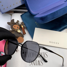 GUCCI-新款情侣款偏光太阳镜、完美品质,独特设计 高品质 高档哑色男仕太阳镜铝镁材质的镜架超轻还防 GUCCI-新款情侣款偏光太阳镜、完美品质,独特设计 高品质 高档哑色男仕太阳镜铝镁材质的镜架超轻还防