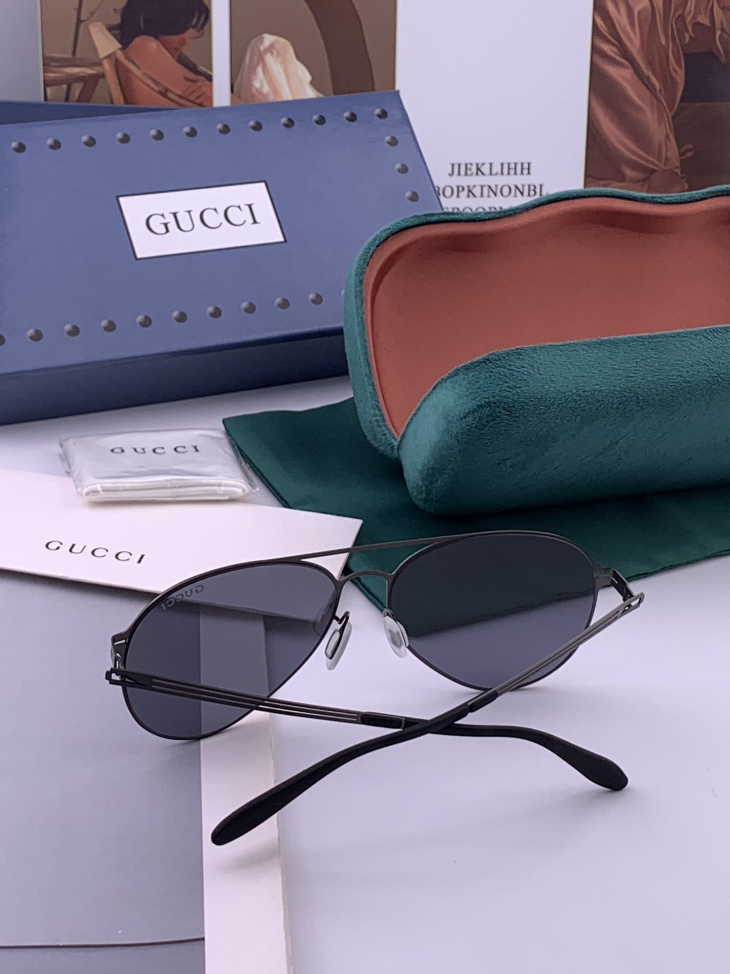 Gucci 春夏新款超轻无螺丝压不坏系列情侣款太阳镜高清尼龙镜片🦅完美品质，适合各种脸型，经典太阳镜亮相