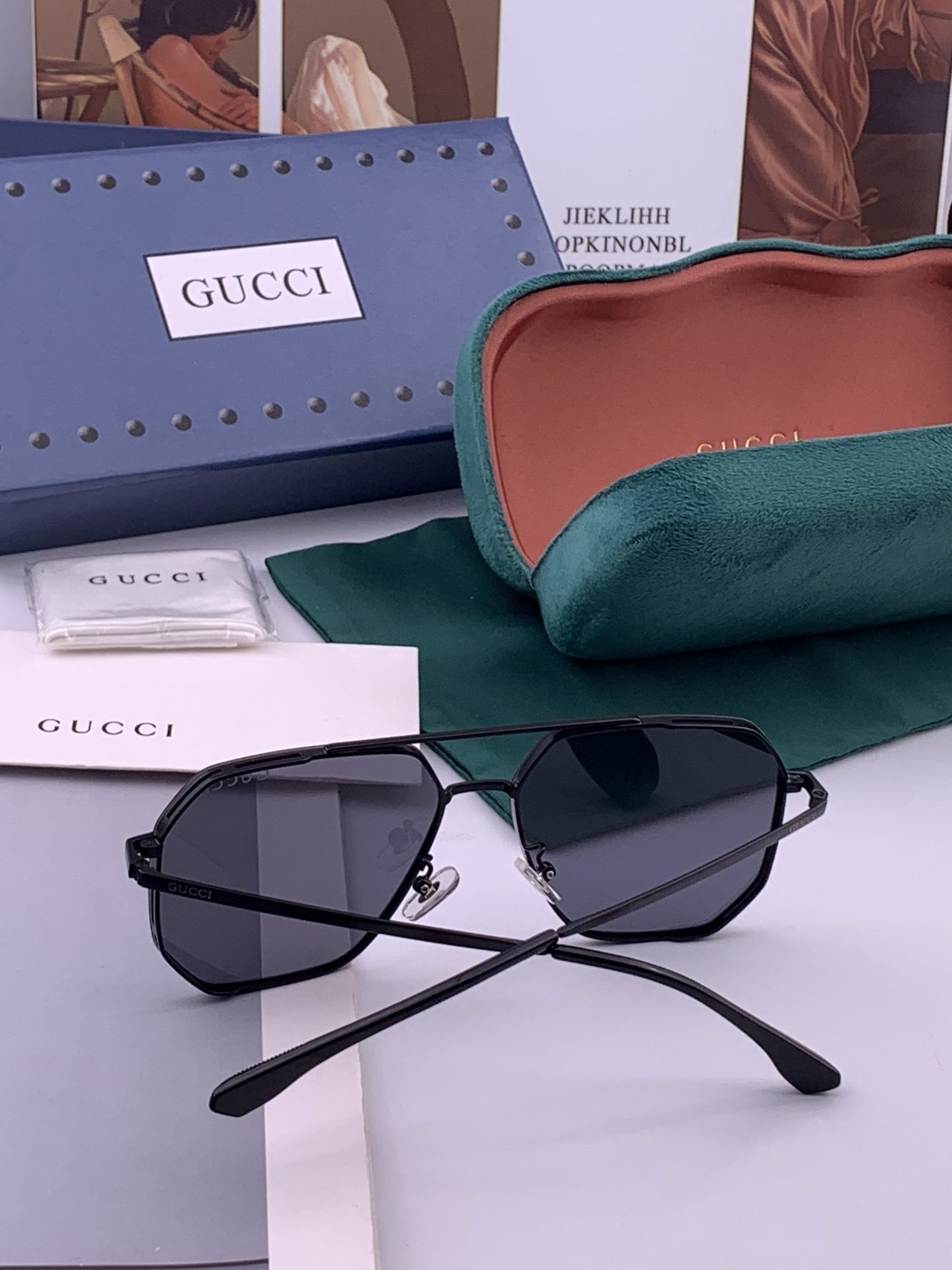 Gucci 男款炫彩飞行员偏光太阳镜 ❤️材质：高清尼龙加厚卡槽高清偏光镜片 🌹无边框镜架💕颜👍型号：G