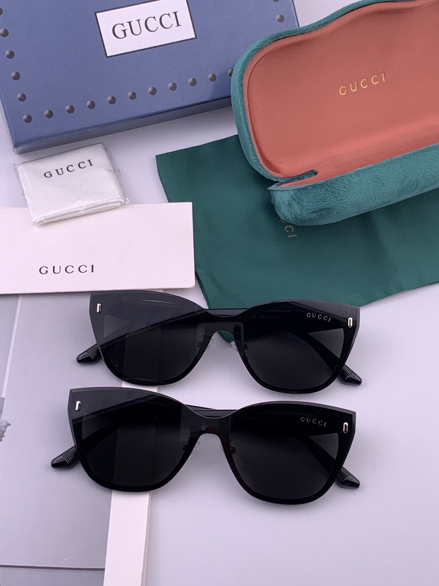 GUCCI  新款尼龙偏光太眼镜，情侣款时尚方框太阳镜佩戴舒适网红潮流款墨镜，大气女人范儿，大脸小脸都好