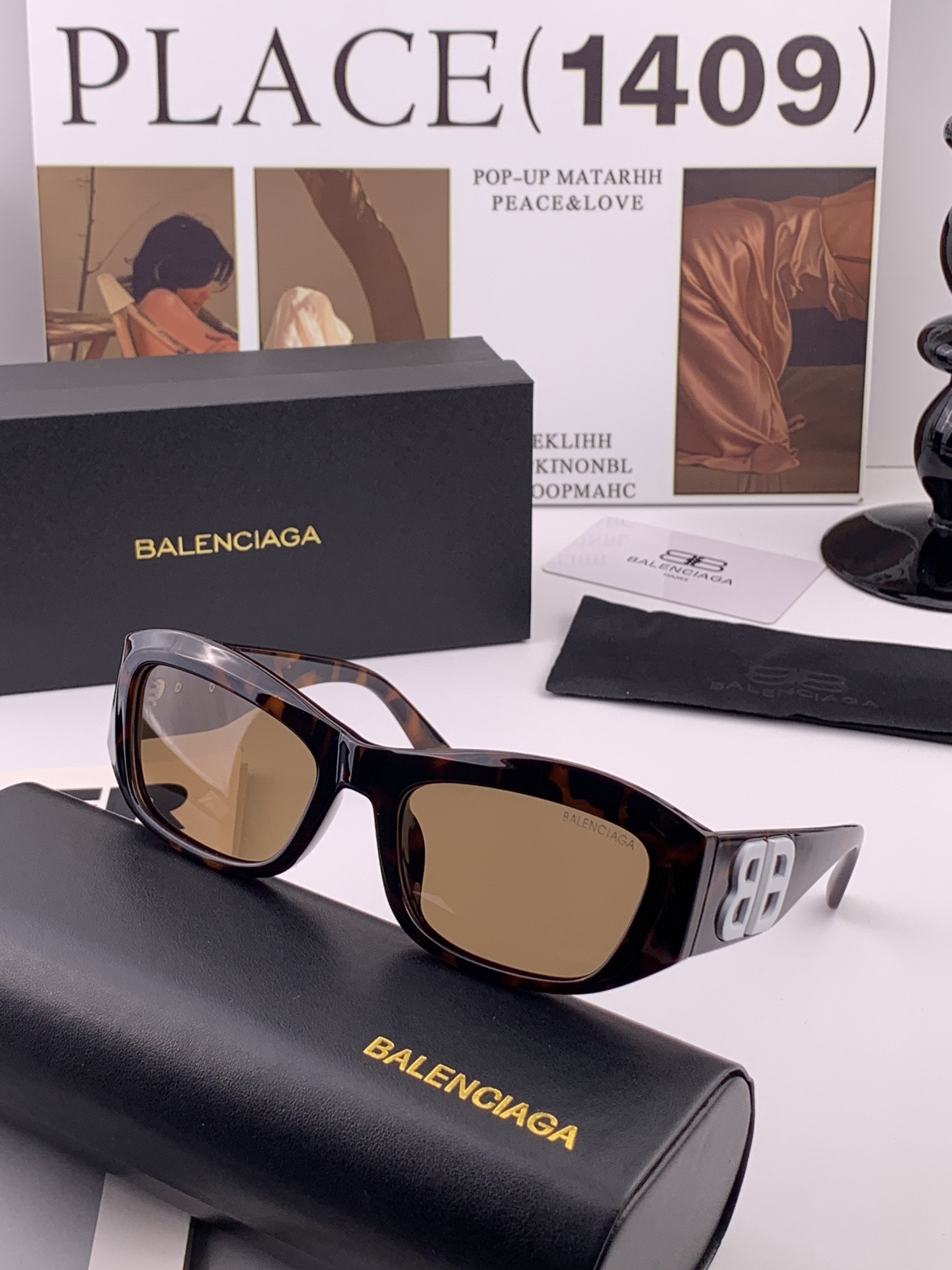 小红书超火🔥的一款高清偏光太阳镜BALENCIAGA巴黎世家春夏新款太阳镜 镜腿金属双B字母logo设计