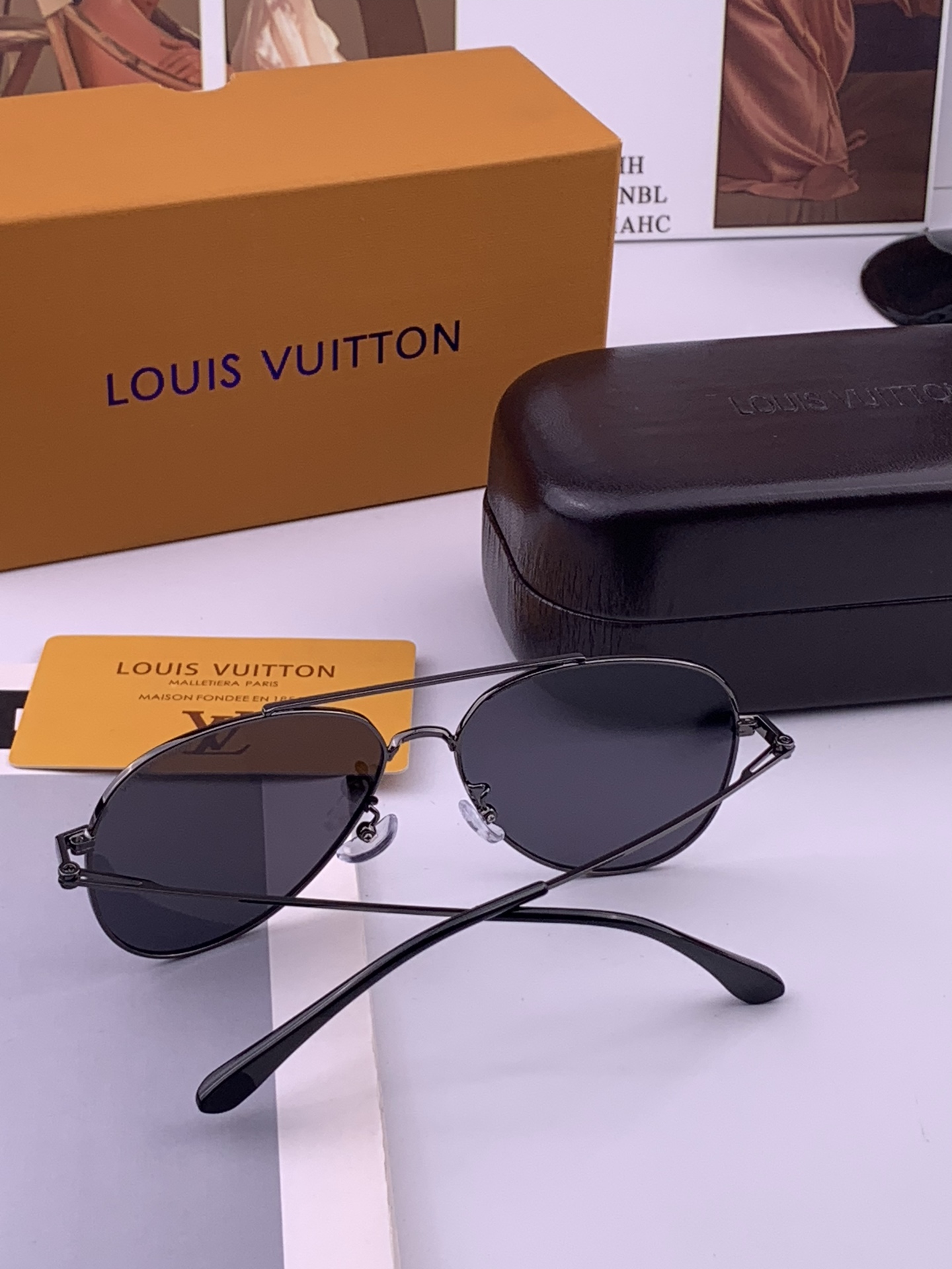 LV 🔥  高品质男女款墨镜   👍 进口宝丽来偏光镜片  🔥蛤蟆镜 开车钓鱼都可 🔥百搭显瘦墨镜韩版男