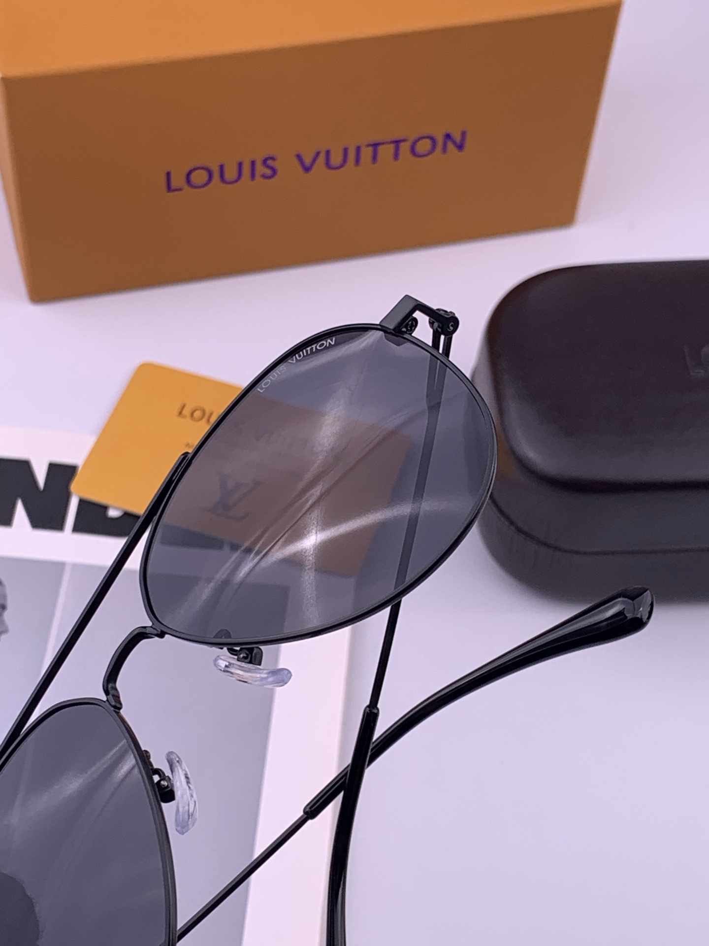 LV 🔥  高品质男女款墨镜   👍 进口宝丽来偏光镜片  🔥蛤蟆镜 开车钓鱼都可 🔥百搭显瘦墨镜韩版男