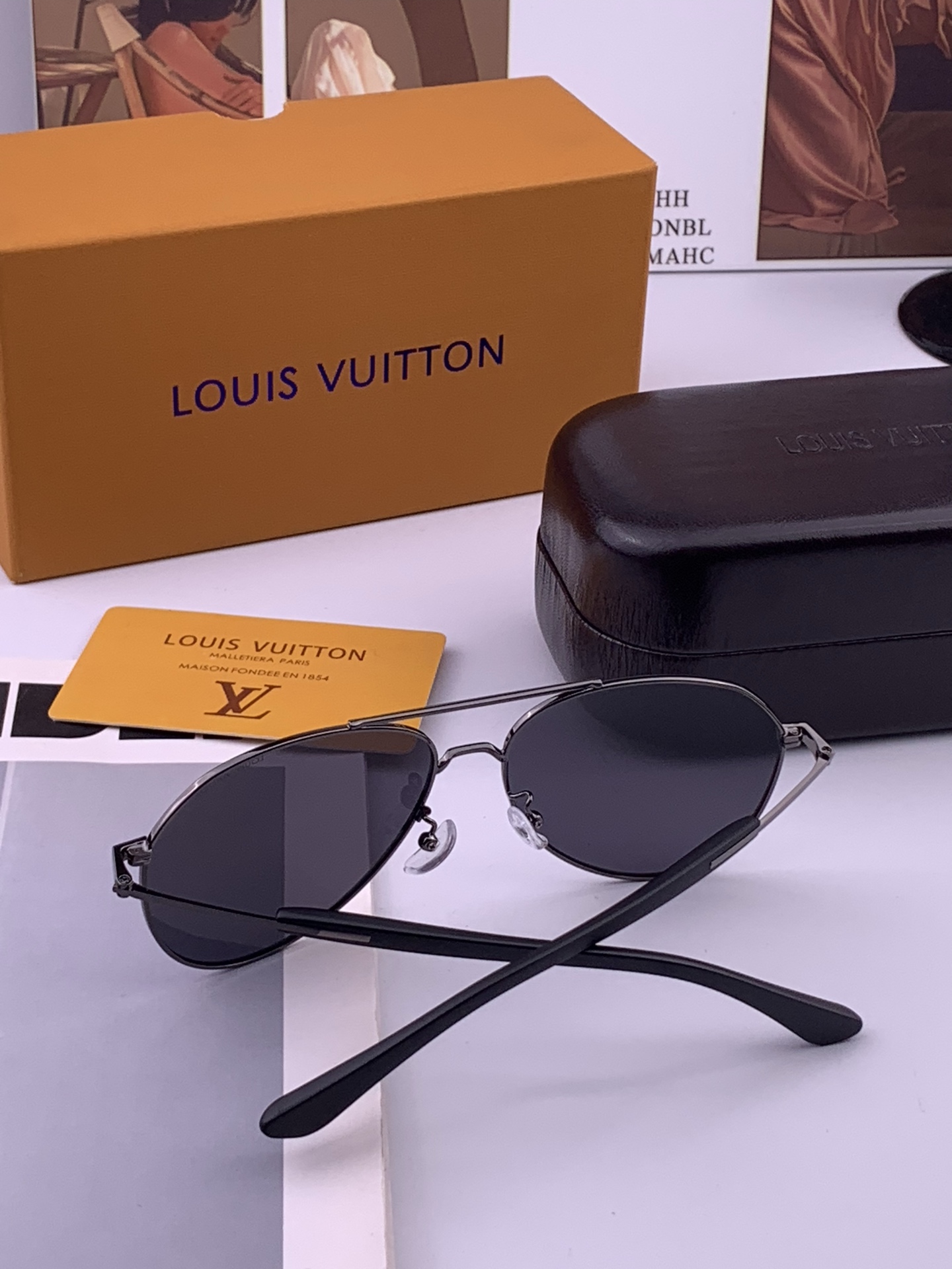 LV 🔥  高品质男女款墨镜   👍 进口宝丽来偏光镜片  🔥蛤蟆镜 开车钓鱼都可 🔥百搭显瘦墨镜韩版男