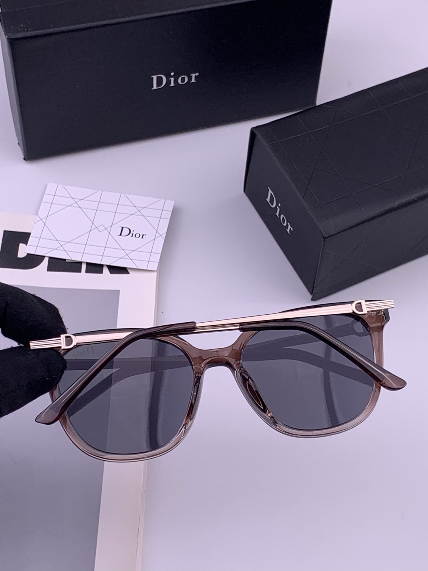 🔺 【DIOR-迪奥】开春新款 潮流爆款 时尚方框偏光太阳镜 高品质 佩戴舒适 网红潮款墨镜 型号：D3