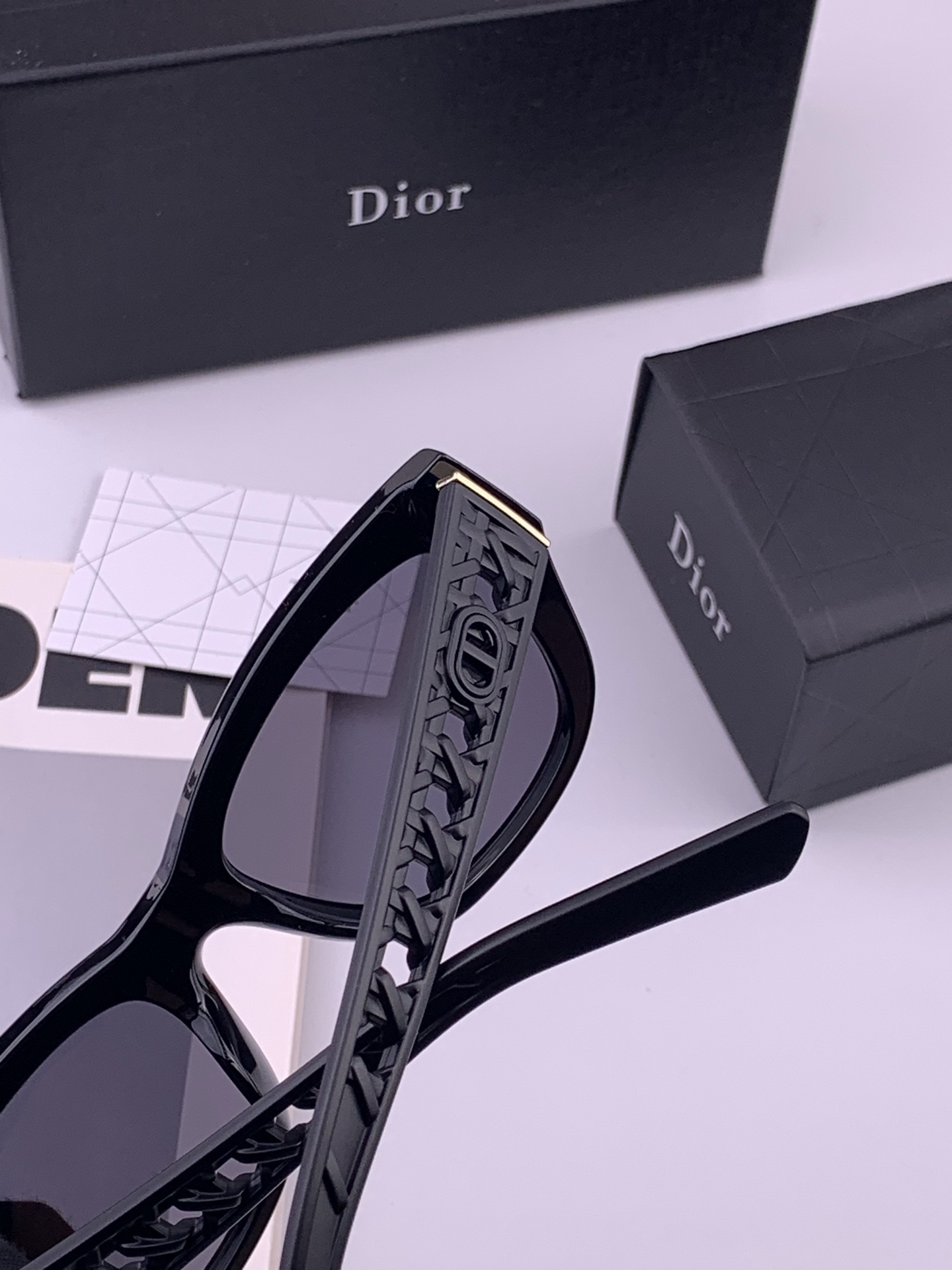 🔺 【DIOR-迪奥】开春新款 潮流爆款 时尚方框偏光太阳镜 高品质 佩戴舒适 网红潮款墨镜 型号：D7