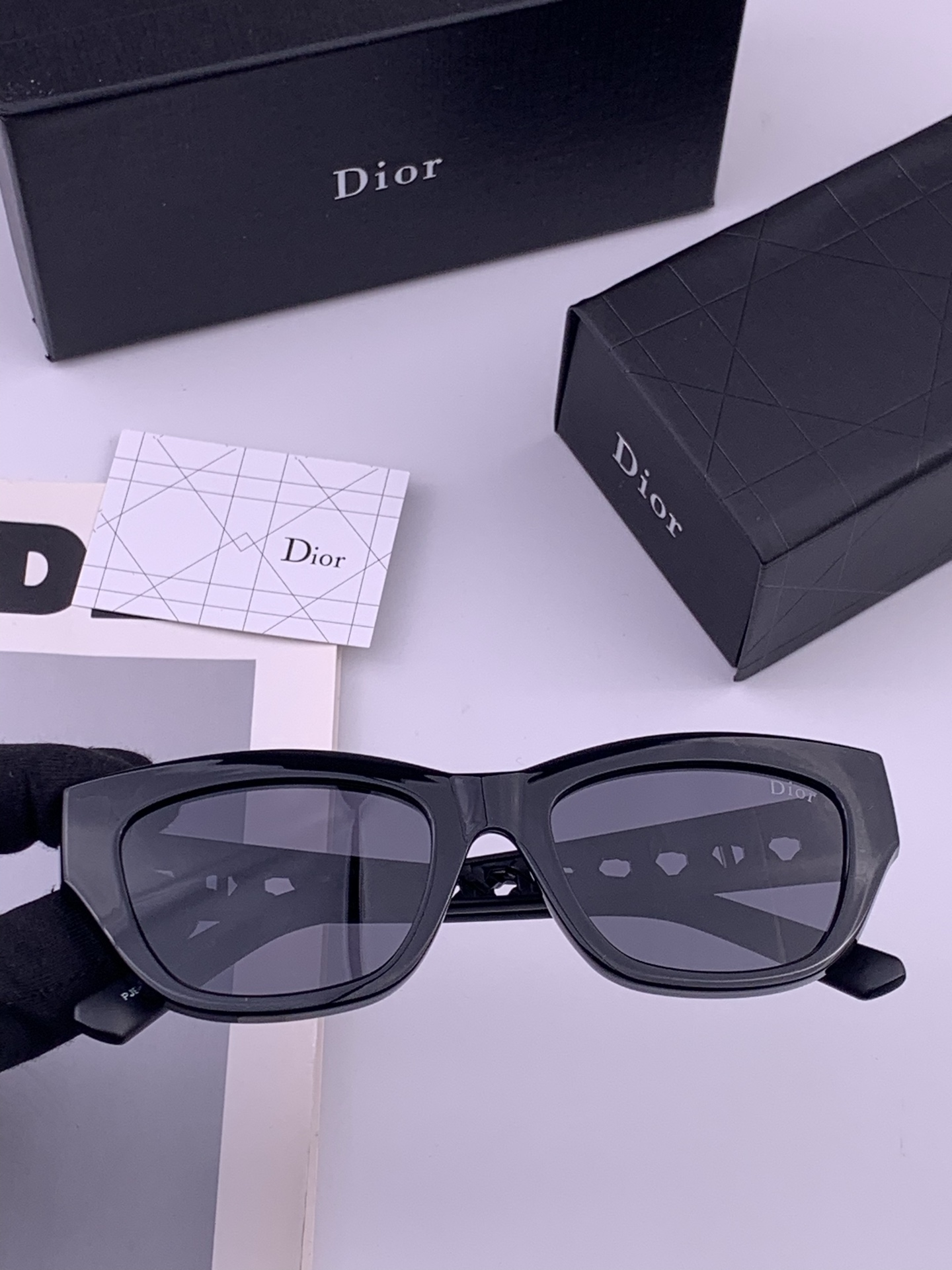 🔺 【DIOR-迪奥】开春新款 潮流爆款 时尚方框偏光太阳镜 高品质 佩戴舒适 网红潮款墨镜 型号：D7