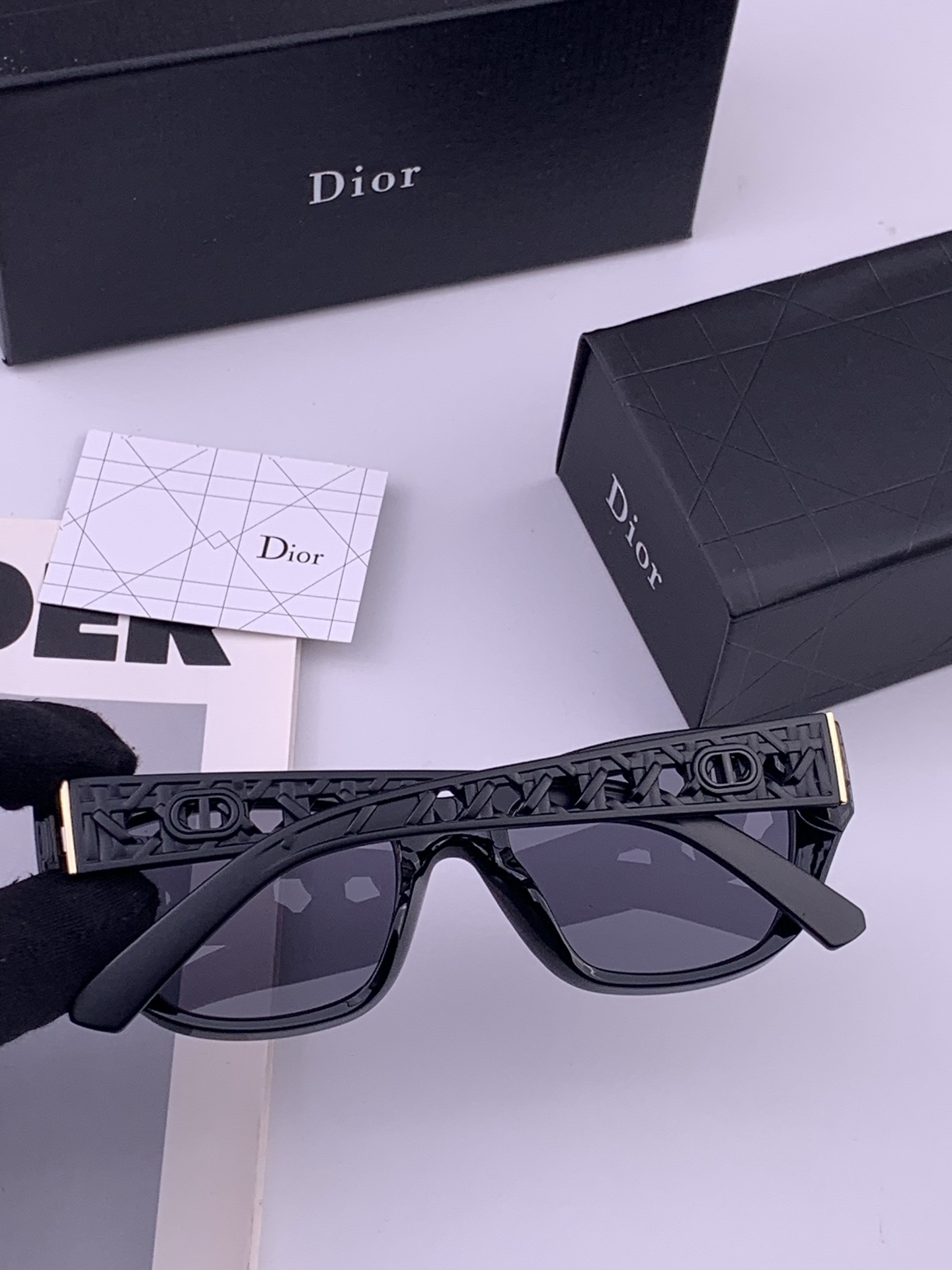 🔺 【DIOR-迪奥】开春新款 潮流爆款 时尚方框偏光太阳镜 高品质 佩戴舒适 网红潮款墨镜 型号：D7