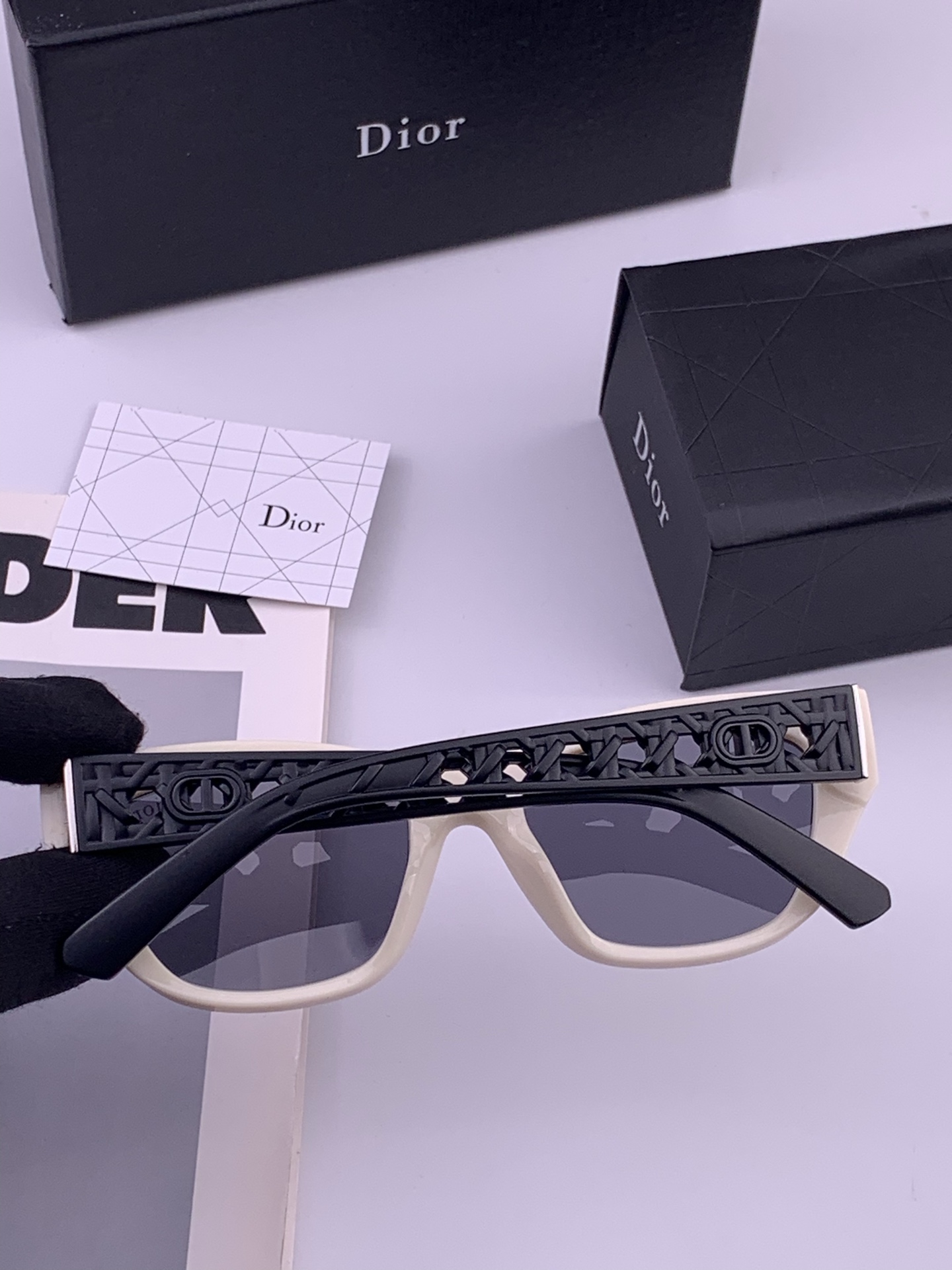 🔺 【DIOR-迪奥】开春新款 潮流爆款 时尚方框偏光太阳镜 高品质 佩戴舒适 网红潮款墨镜 型号：D7