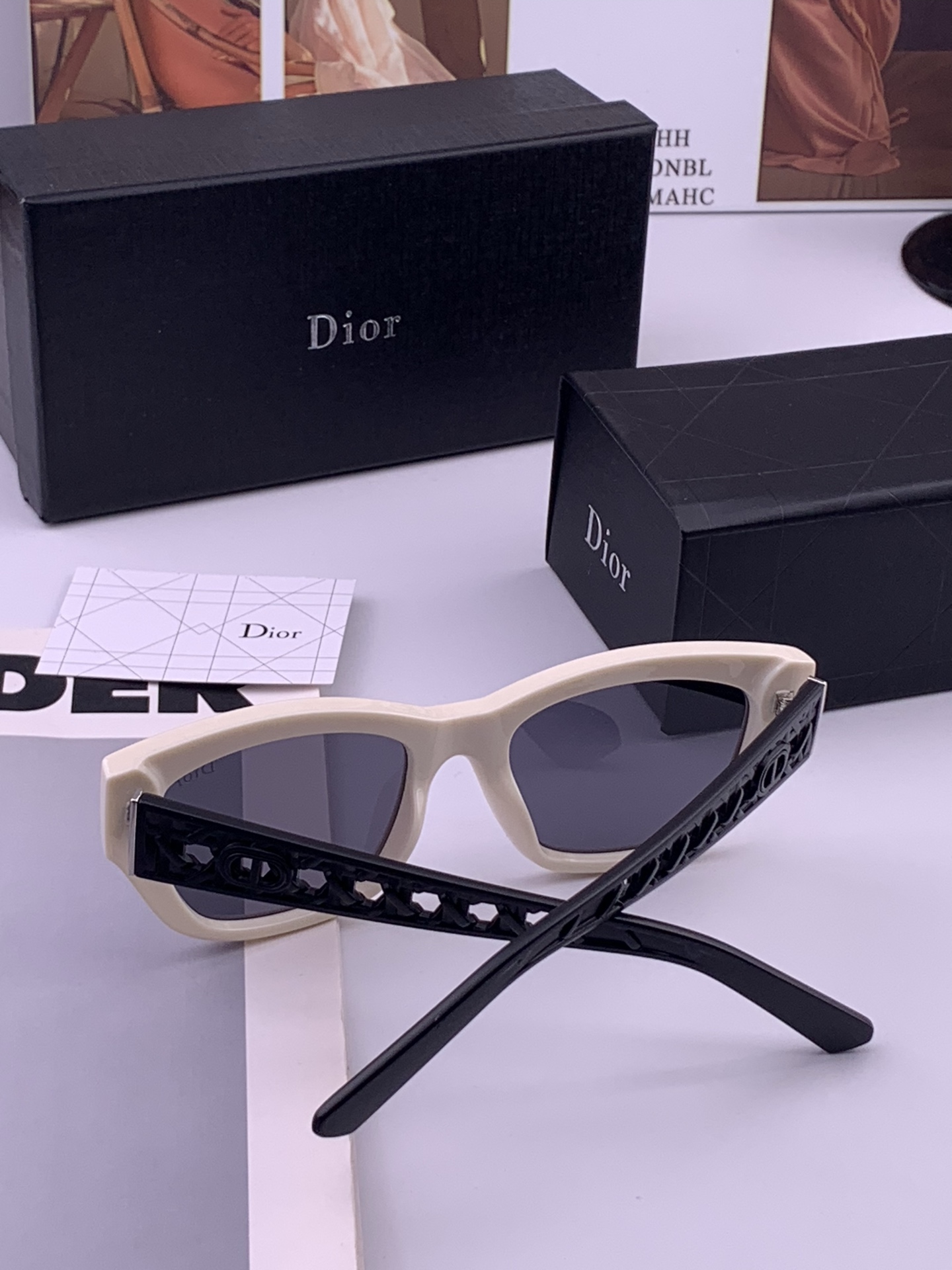 🔺 【DIOR-迪奥】开春新款 潮流爆款 时尚方框偏光太阳镜 高品质 佩戴舒适 网红潮款墨镜 型号：D7