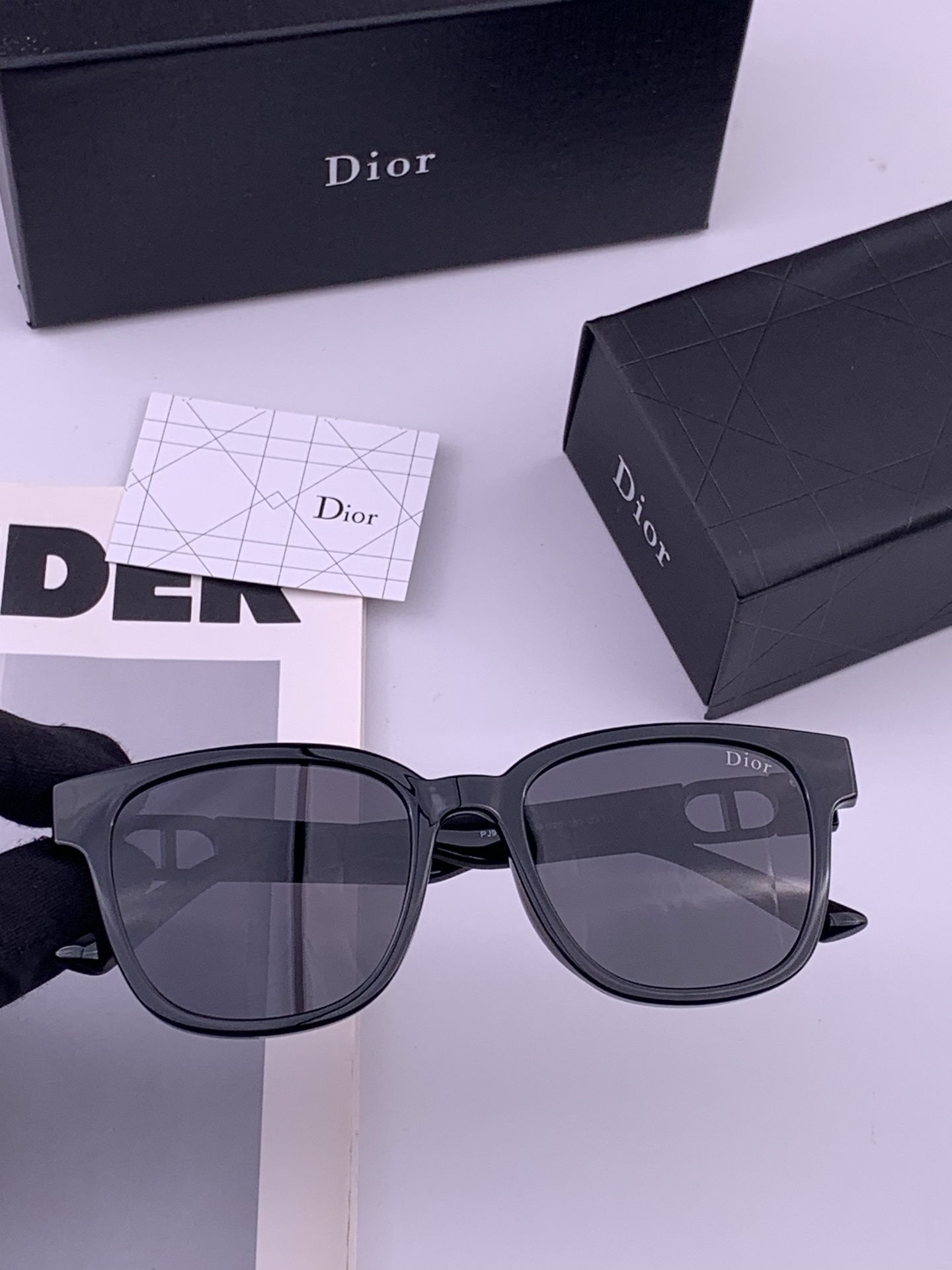 🔺 【DIOR-迪奥】开春新款 潮流爆款 时尚方框偏光太阳镜 高品质 佩戴舒适 网红潮款墨镜 型号：D8