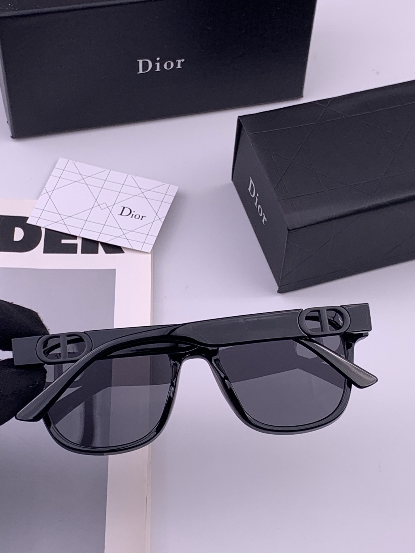 🔺 【DIOR-迪奥】开春新款 潮流爆款 时尚方框偏光太阳镜 高品质 佩戴舒适 网红潮款墨镜 型号：D8