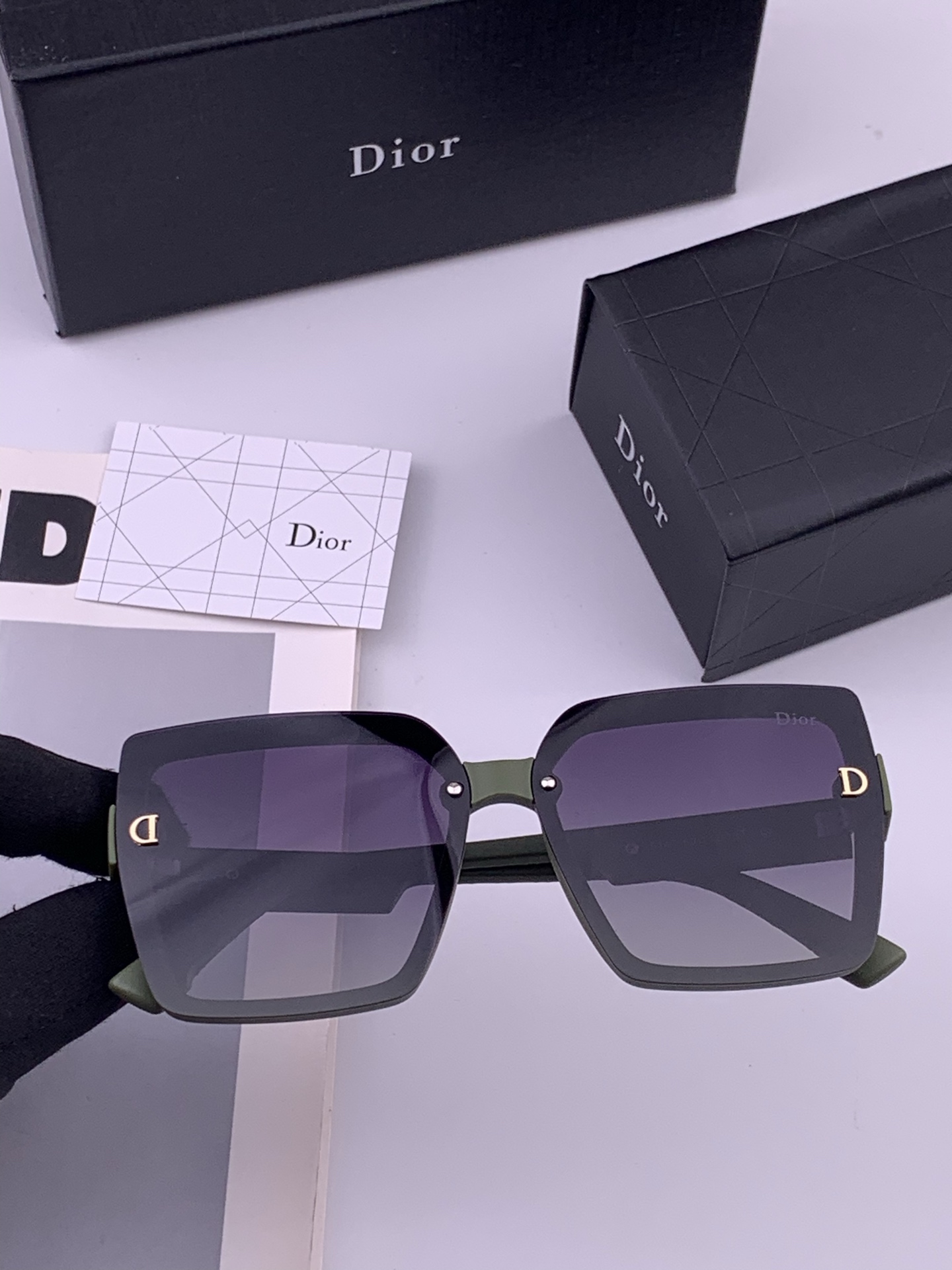 🔺 【DIOR-迪奥】开春新款 潮流爆款 时尚方框偏光太阳镜 高品质 佩戴舒适 网红潮款墨镜 型号：D6