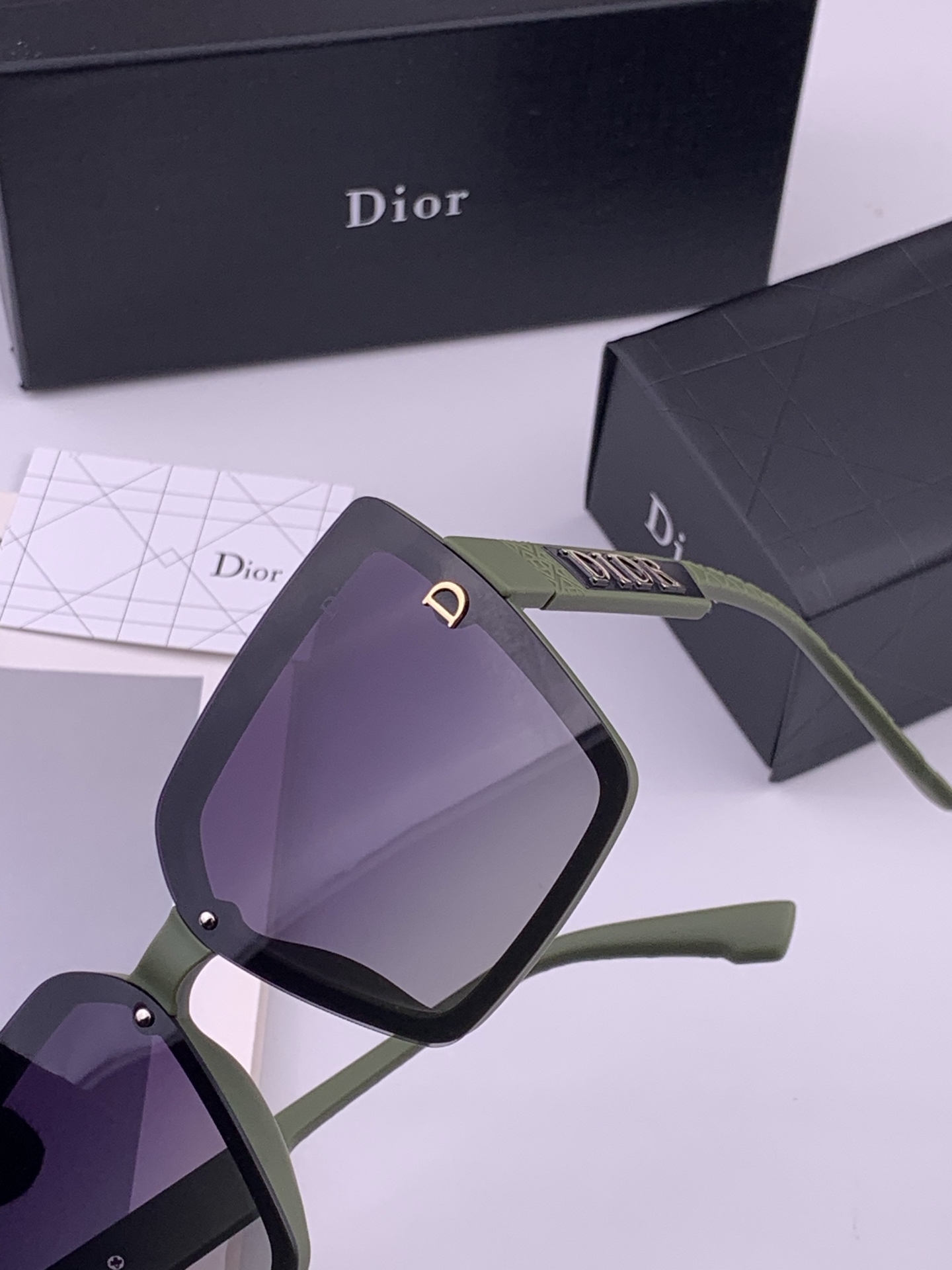 🔺 【DIOR-迪奥】开春新款 潮流爆款 时尚方框偏光太阳镜 高品质 佩戴舒适 网红潮款墨镜 型号：D6