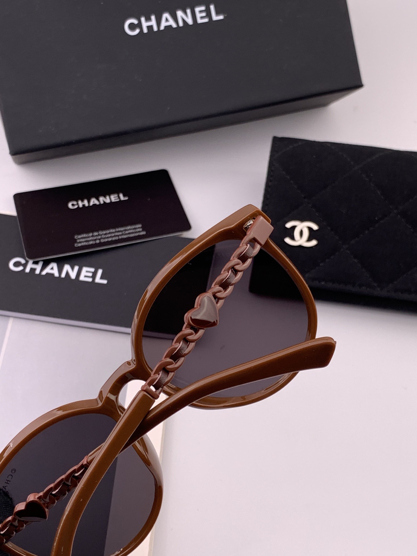 【CHANEL】香奈儿 新款潮流爆款 时尚方框太阳镜 佩戴舒适 网红潮款墨镜  女士高清加厚偏光太阳镜🕶