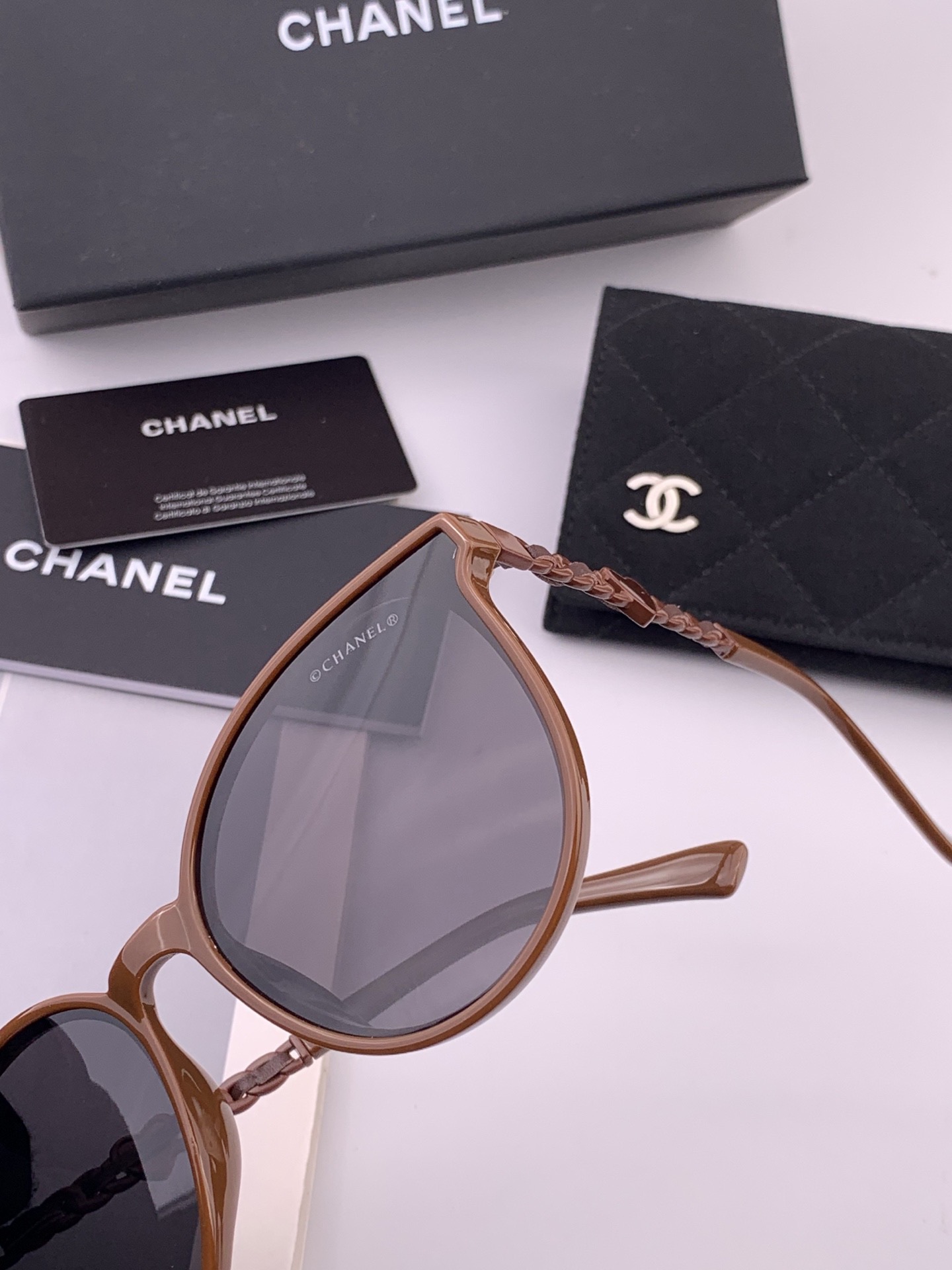 【CHANEL】香奈儿 新款潮流爆款 时尚方框太阳镜 佩戴舒适 网红潮款墨镜  女士高清加厚偏光太阳镜🕶