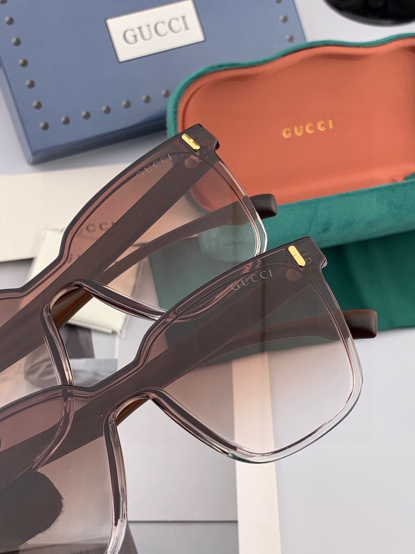 🔺 【GUCCI-尼龙偏光太阳镜】开春新款 潮流爆款 时尚方框连体偏光太阳镜 高品质 佩戴舒适 网红潮款
