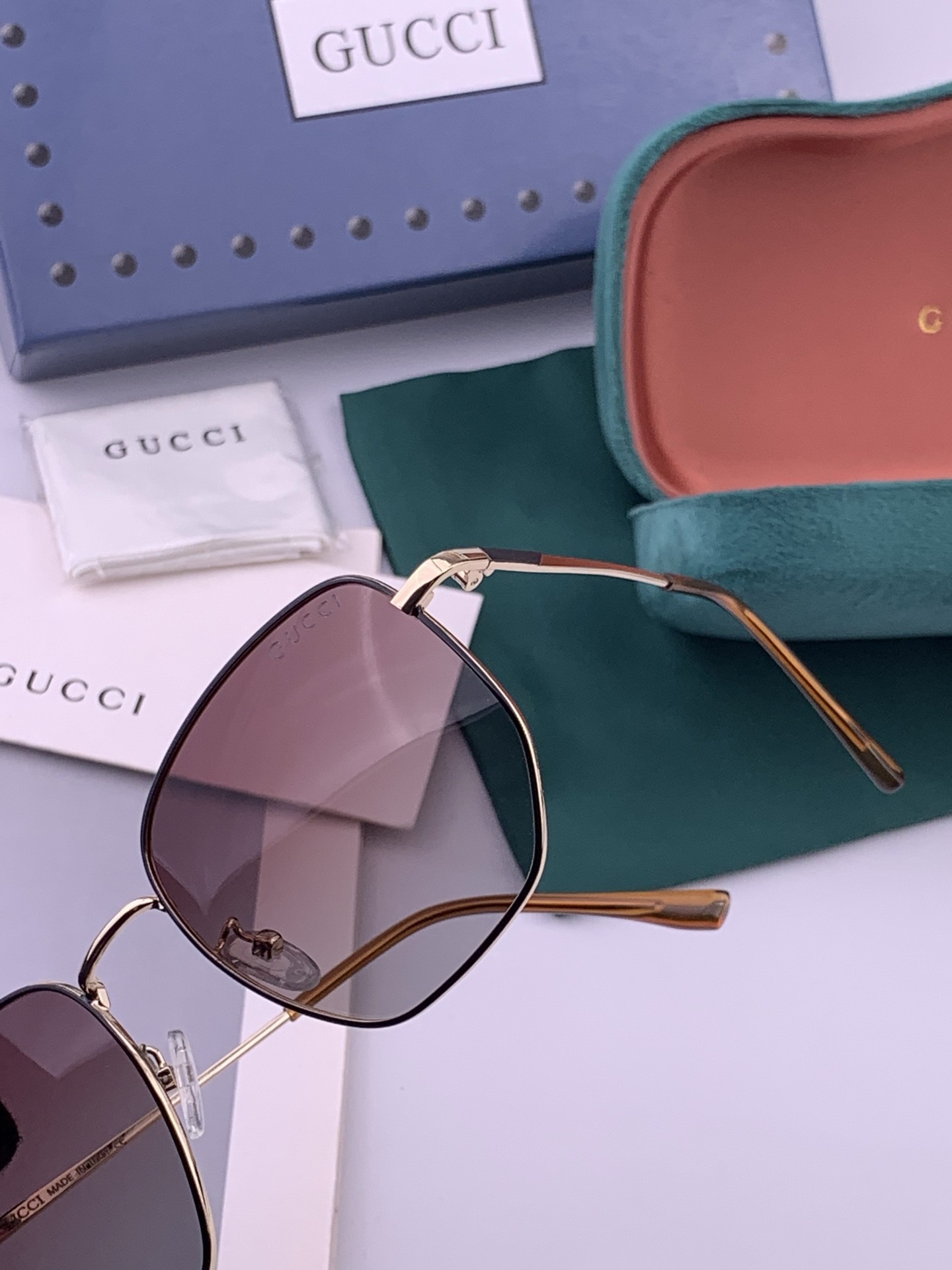 🔺 Gucci 🔻官方新款 众多明星同款[色]‼️‼️新款大框偏光墨镜 🌈🌈宝丽来超清加厚太阳镜🔝🔝型号
