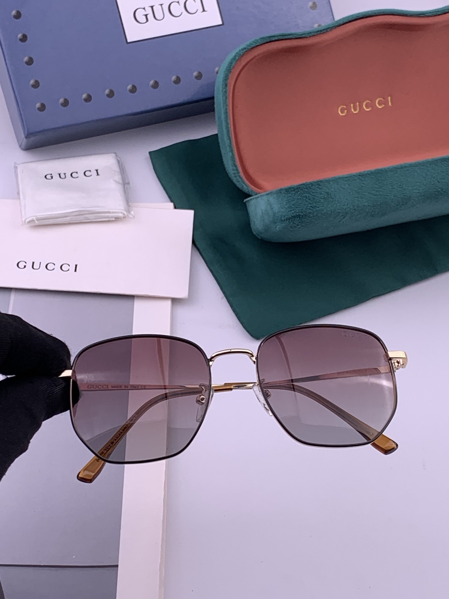 🔺 Gucci 🔻官方新款 众多明星同款[色]‼️‼️新款大框偏光墨镜 🌈🌈宝丽来超清加厚太阳镜🔝🔝型号