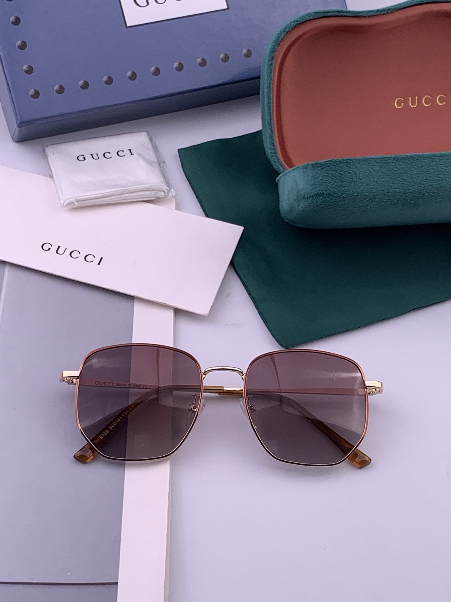 🔺 Gucci 🔻官方新款 众多明星同款[色]‼️‼️新款大框偏光墨镜 🌈🌈宝丽来超清加厚太阳镜🔝🔝型号