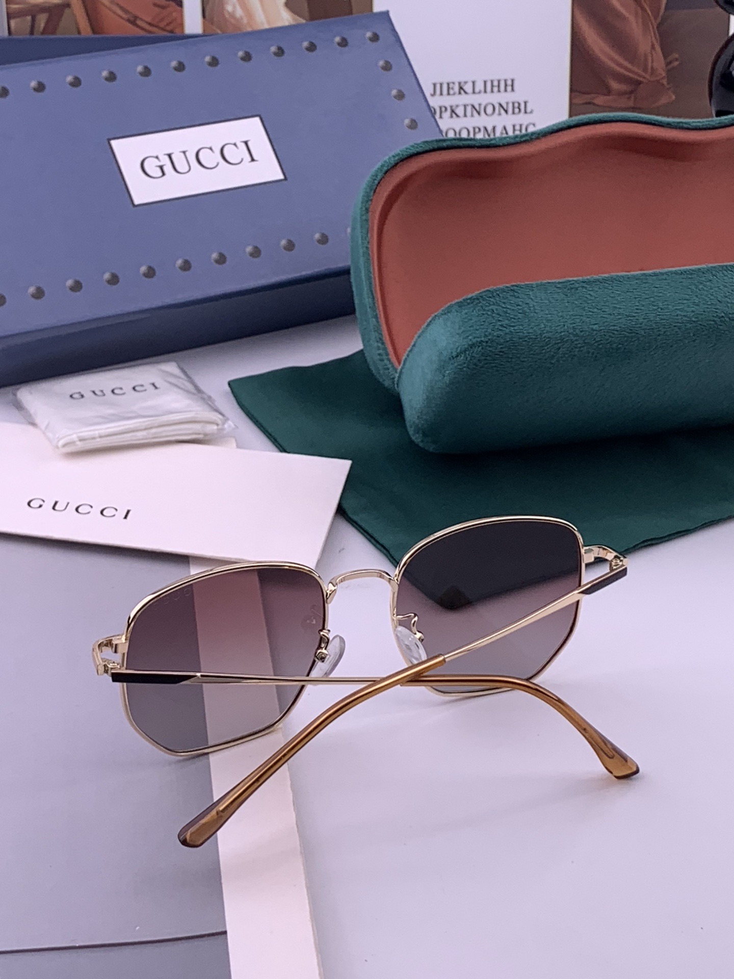 🔺 Gucci 🔻官方新款 众多明星同款[色]‼️‼️新款大框偏光墨镜 🌈🌈宝丽来超清加厚太阳镜🔝🔝型号