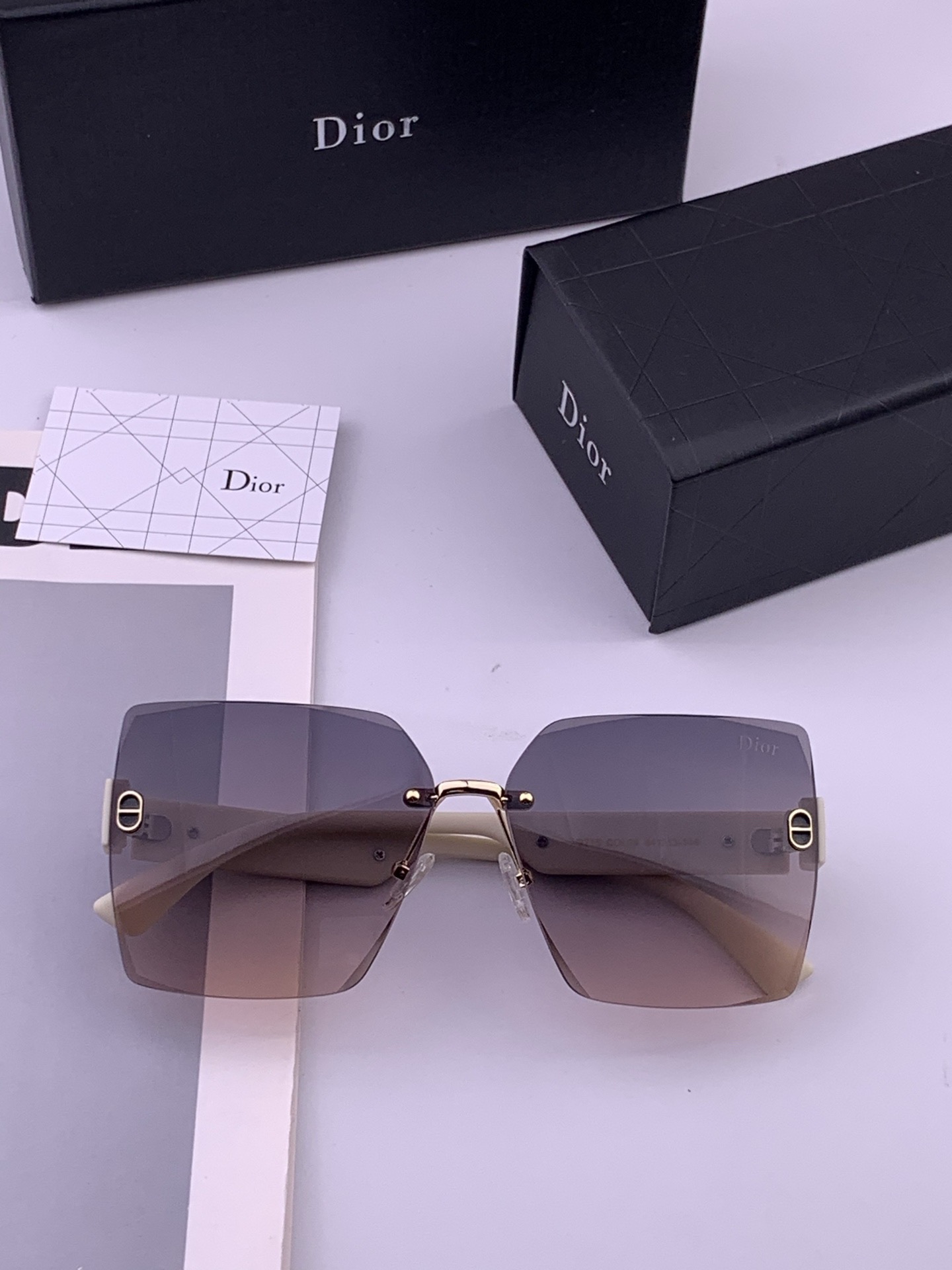 🔺 【DIOR-迪奥】开春新款 潮流爆款 时尚方框偏光太阳镜 高品质 佩戴舒适 网红潮款墨镜 女士高清偏
