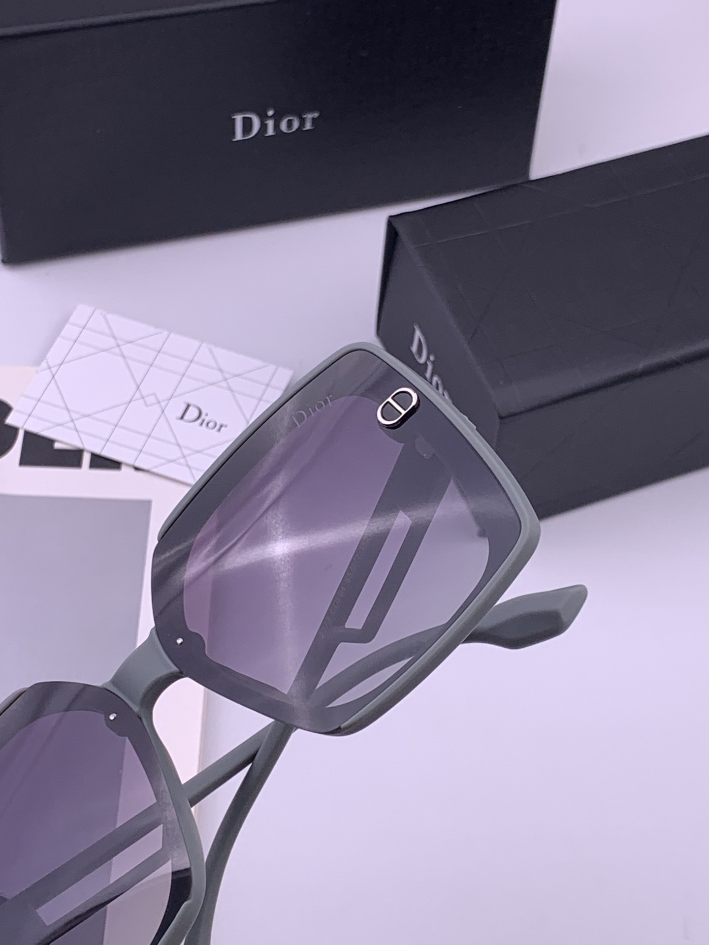 🔺 【DIOR-迪奥】开春新款 潮流爆款 时尚方框偏光太阳镜 高品质 佩戴舒适 网红潮款墨镜 女士高清偏