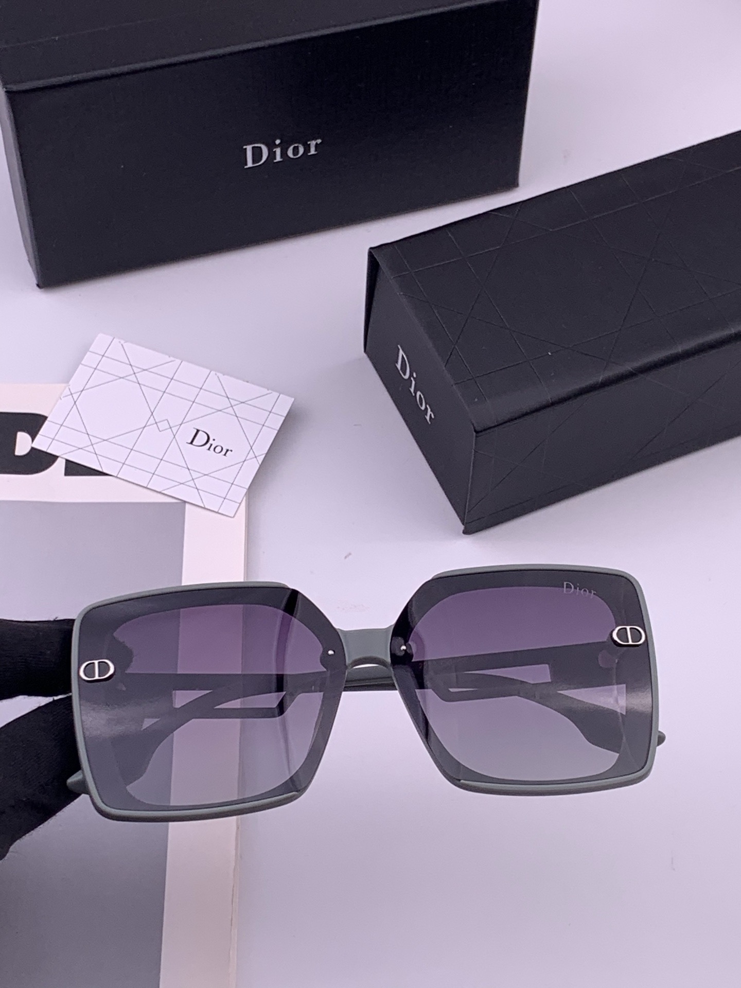 🔺 【DIOR-迪奥】开春新款 潮流爆款 时尚方框偏光太阳镜 高品质 佩戴舒适 网红潮款墨镜 女士高清偏
