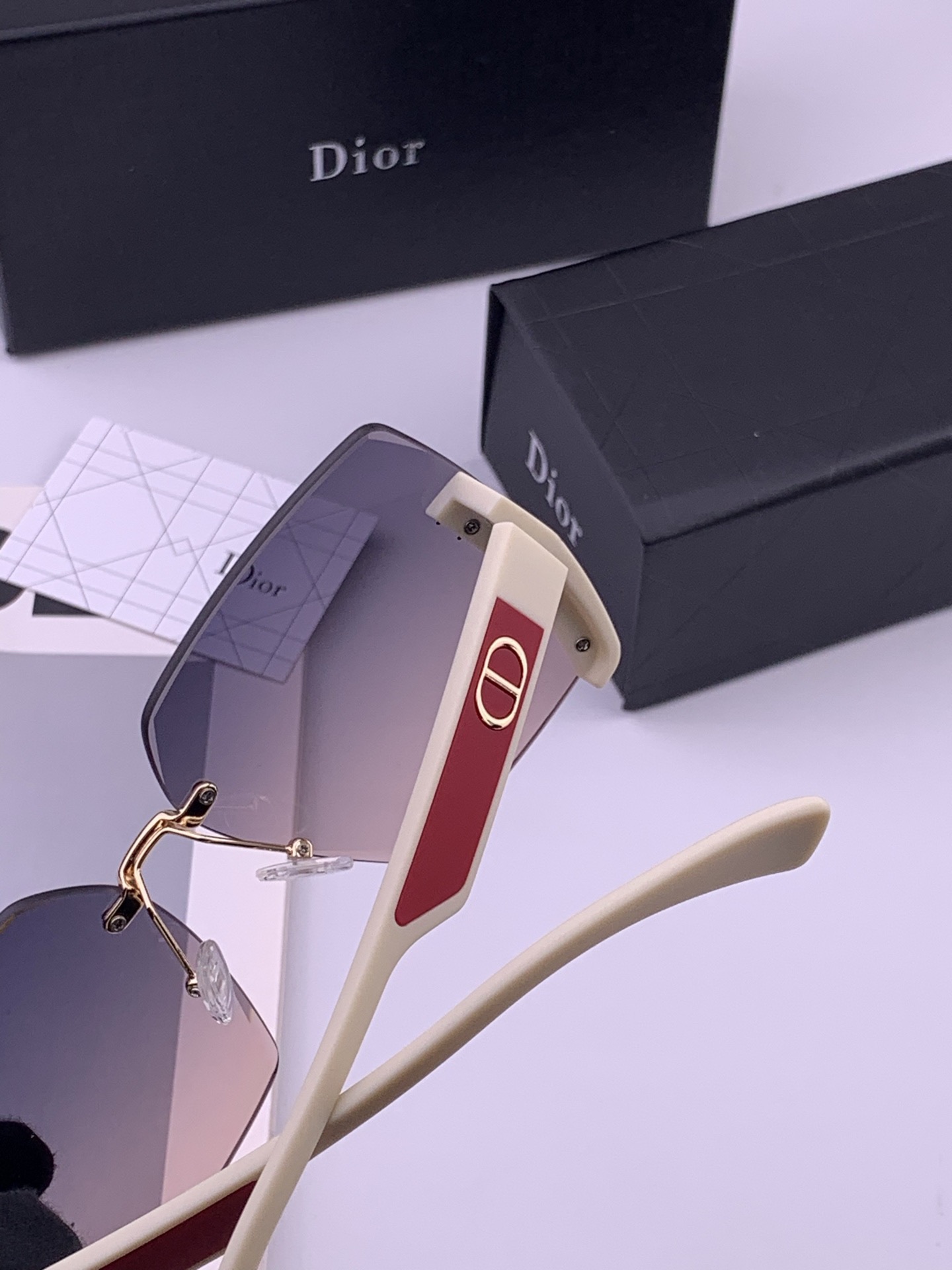 🔺 【DIOR-迪奥】开春新款 潮流爆款 时尚方框太阳镜 高品质 佩戴舒适 网红潮款墨镜 女士高清太阳镜