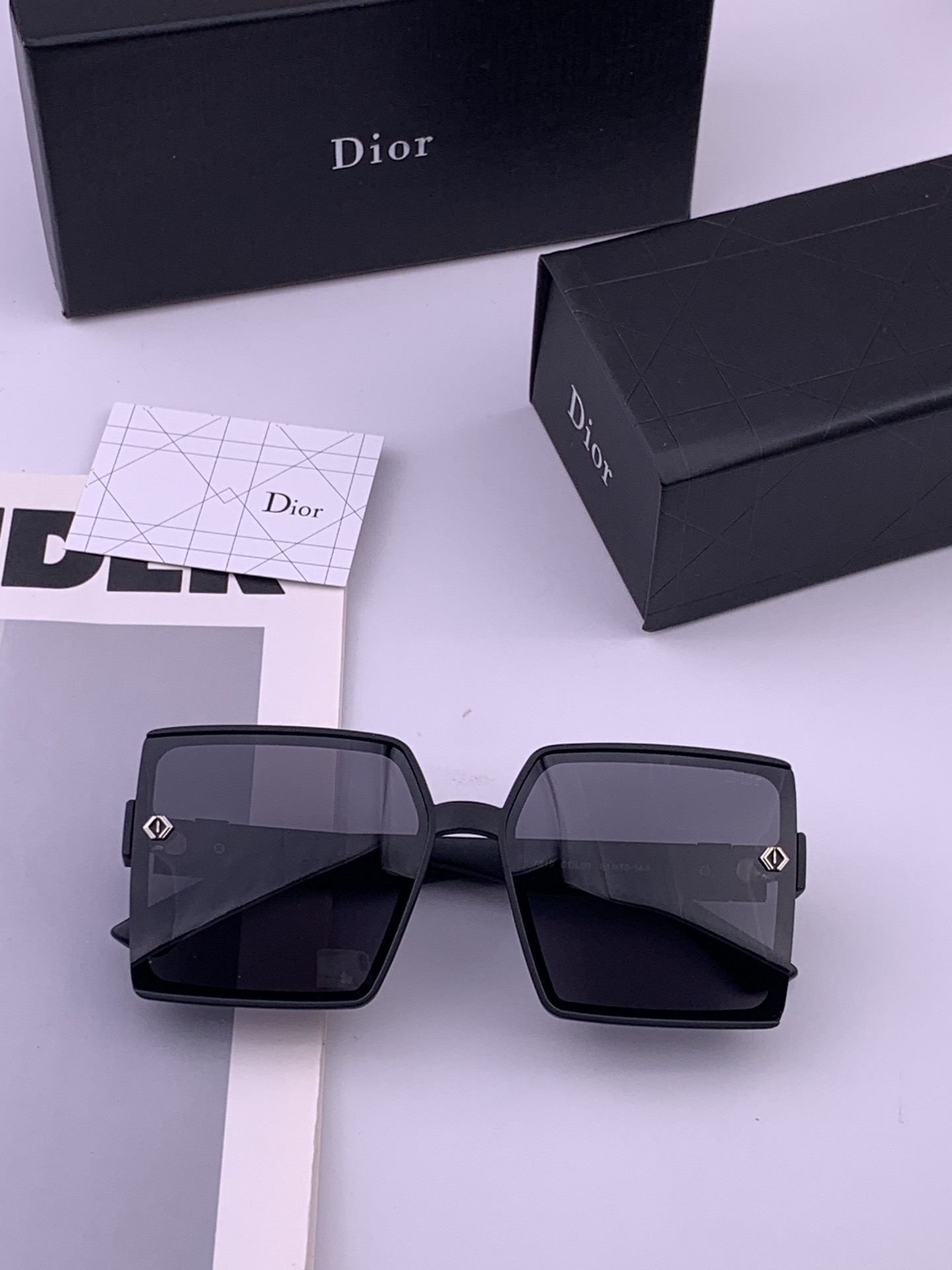 🔺 【DIOR】开春新款 潮流爆款 时尚方框偏光太阳镜 高品质 佩戴舒适 网红潮款墨镜 女士高清加厚偏光