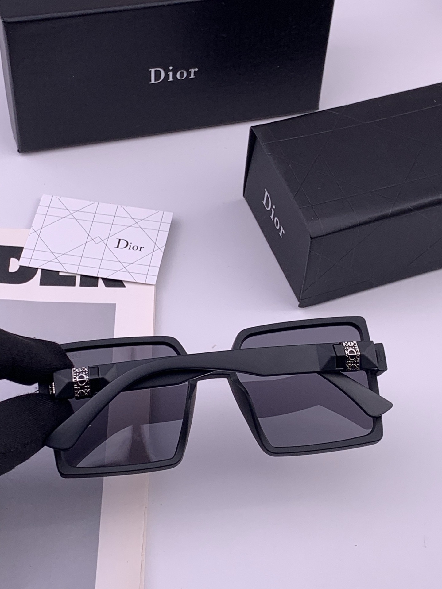 🔺 【DIOR】开春新款 潮流爆款 时尚方框偏光太阳镜 高品质 佩戴舒适 网红潮款墨镜 女士高清加厚偏光