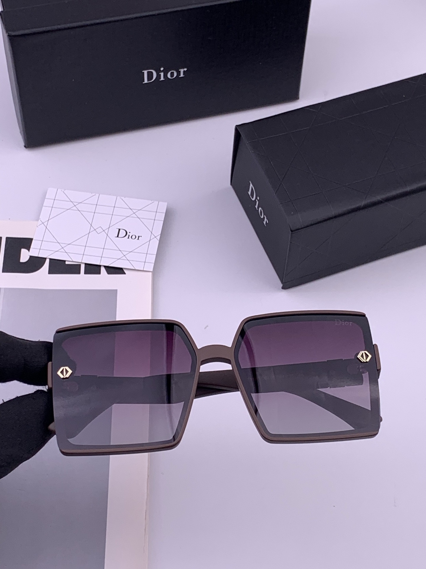 🔺 【DIOR】开春新款 潮流爆款 时尚方框偏光太阳镜 高品质 佩戴舒适 网红潮款墨镜 女士高清加厚偏光