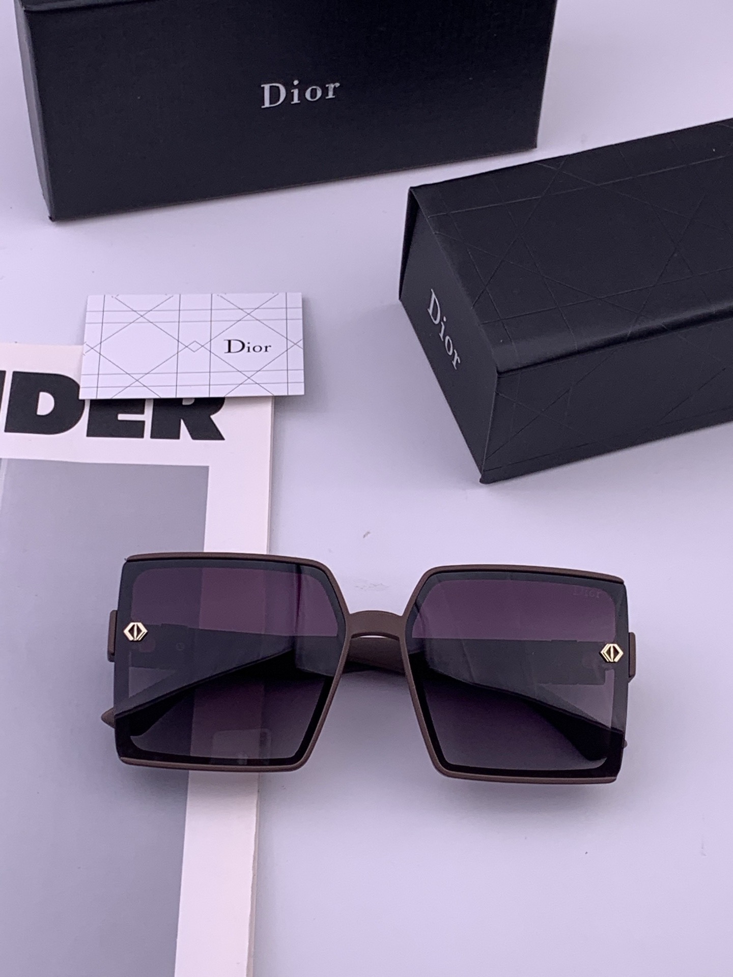 🔺 【DIOR】开春新款 潮流爆款 时尚方框偏光太阳镜 高品质 佩戴舒适 网红潮款墨镜 女士高清加厚偏光