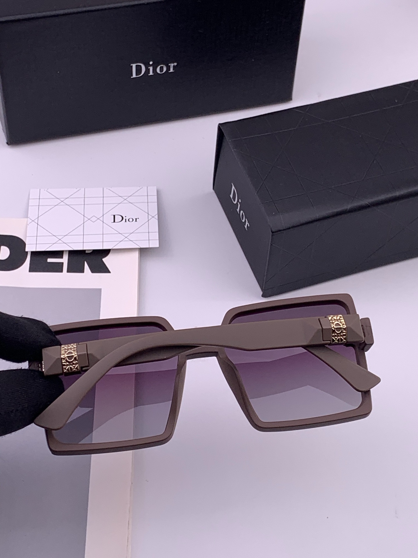 🔺 【DIOR】开春新款 潮流爆款 时尚方框偏光太阳镜 高品质 佩戴舒适 网红潮款墨镜 女士高清加厚偏光