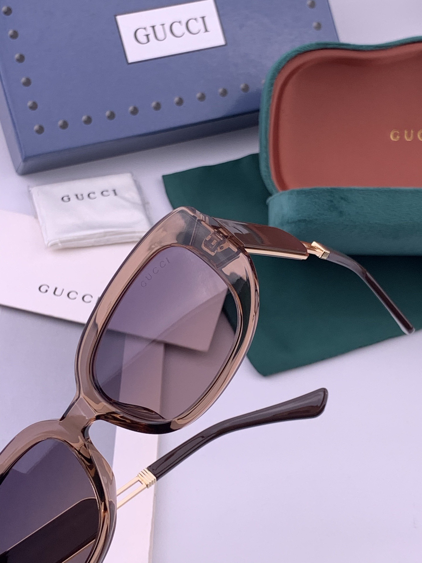 🔺 【GUCCI】开春新款 潮流爆款 时尚方框偏光太阳镜 高品质 佩戴舒适 网红潮款墨镜 女士高清尼龙偏