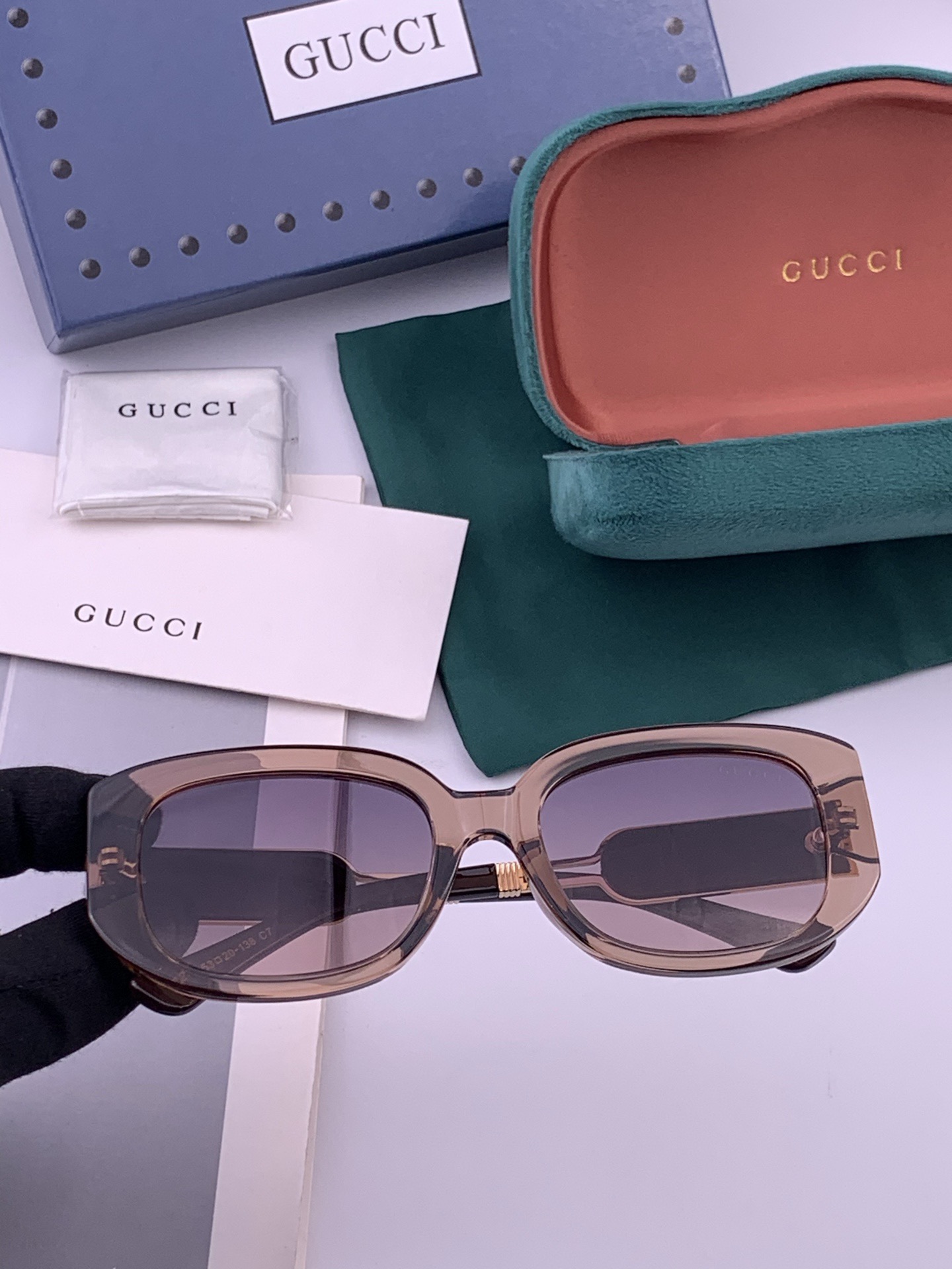 🔺 【GUCCI】开春新款 潮流爆款 时尚方框偏光太阳镜 高品质 佩戴舒适 网红潮款墨镜 女士高清尼龙偏