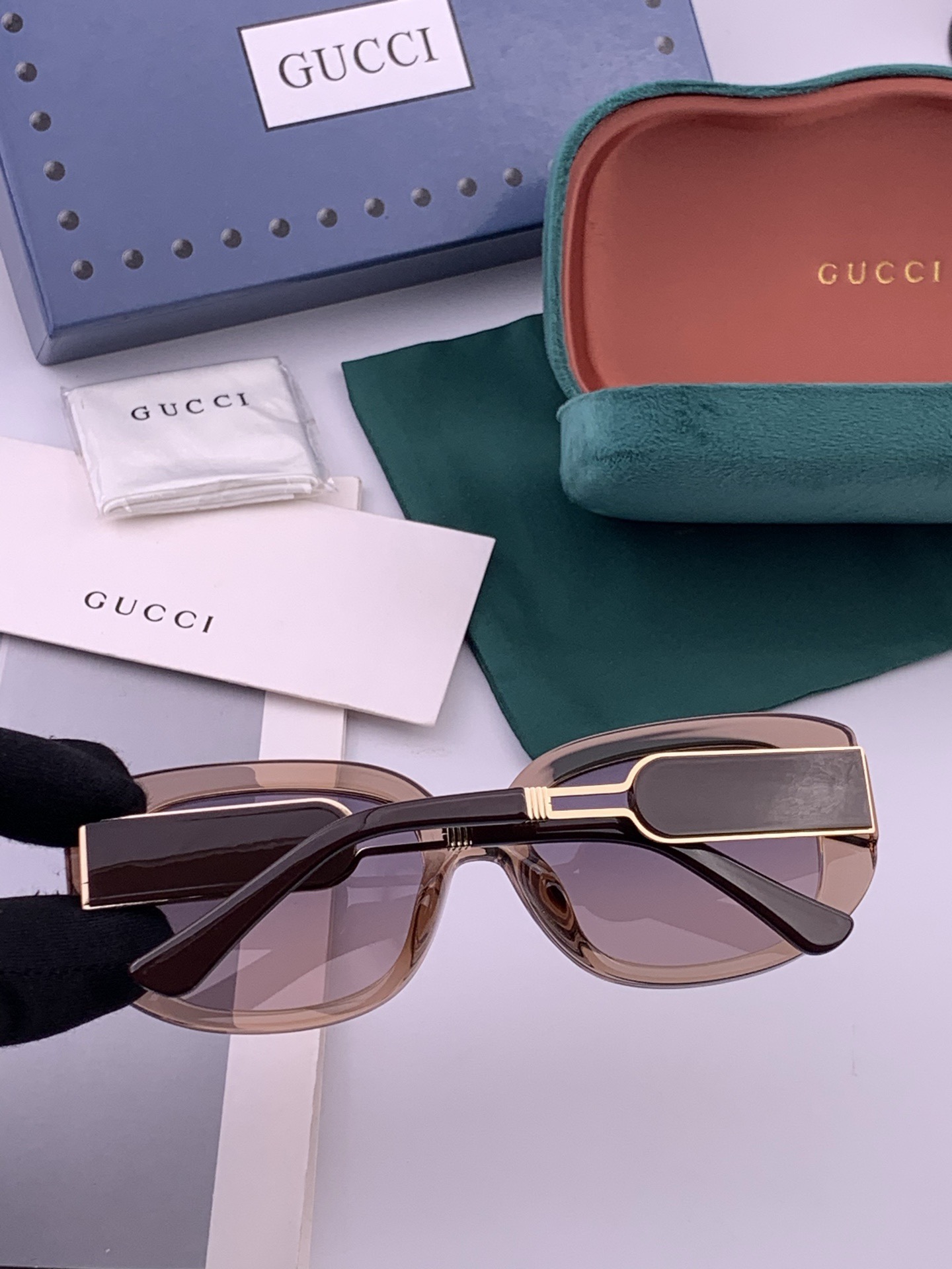 🔺 【GUCCI】开春新款 潮流爆款 时尚方框偏光太阳镜 高品质 佩戴舒适 网红潮款墨镜 女士高清尼龙偏